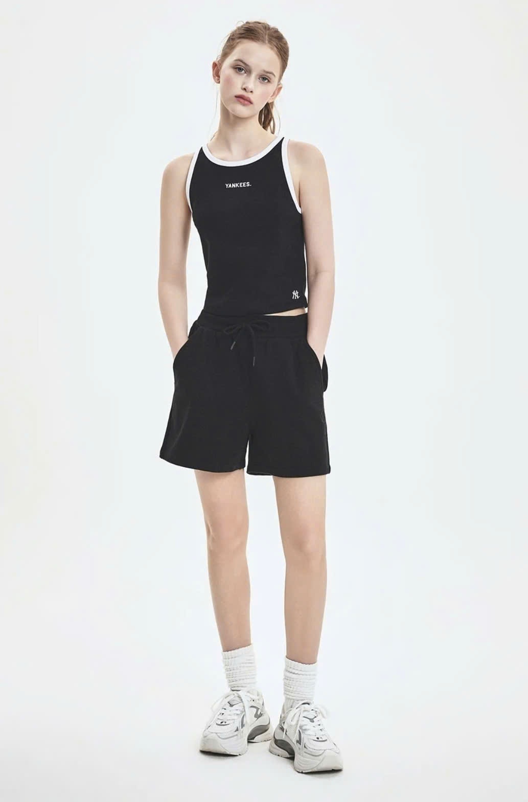 Quần short nỉ da cá cạp chun, logo nhỏ sau