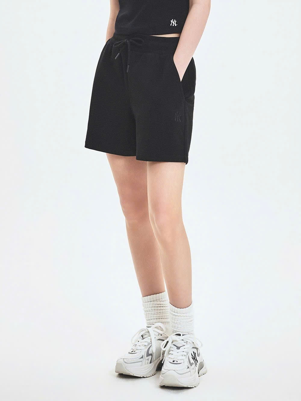 Quần short nỉ da cá cạp chun, logo nhỏ sau