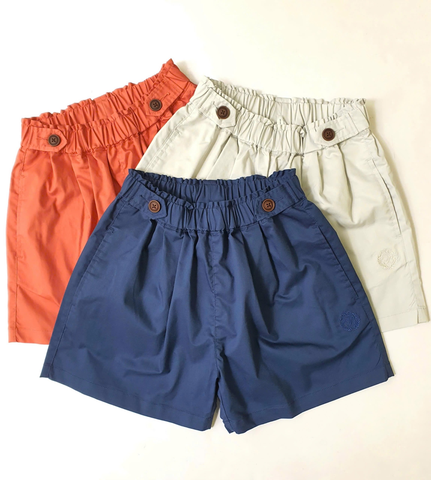 Quần short Beemon cạp chun bé gái, đính cúc trên cạp
