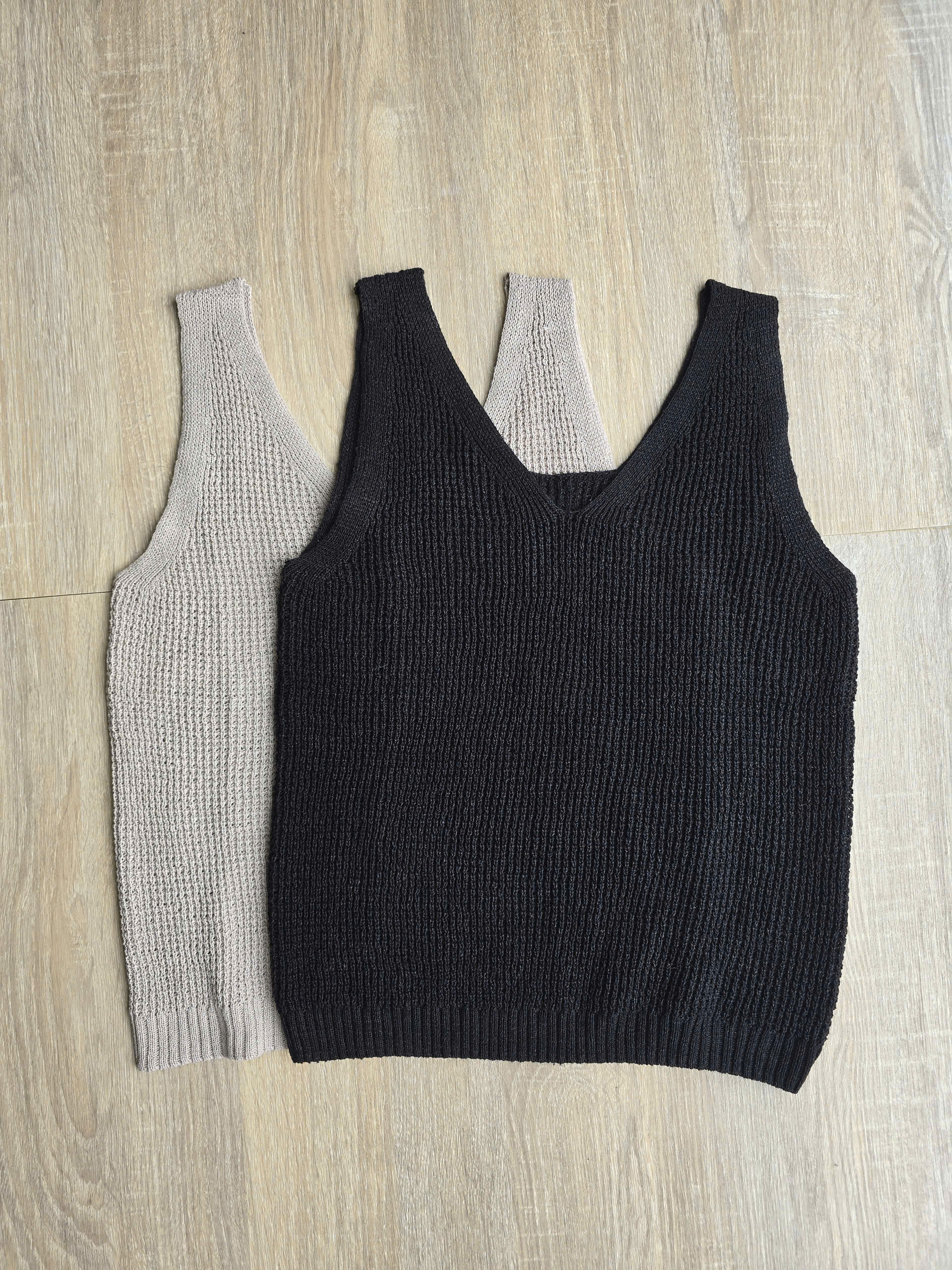 Áo ba lỗ sợi đan, cổ V, 2 màu