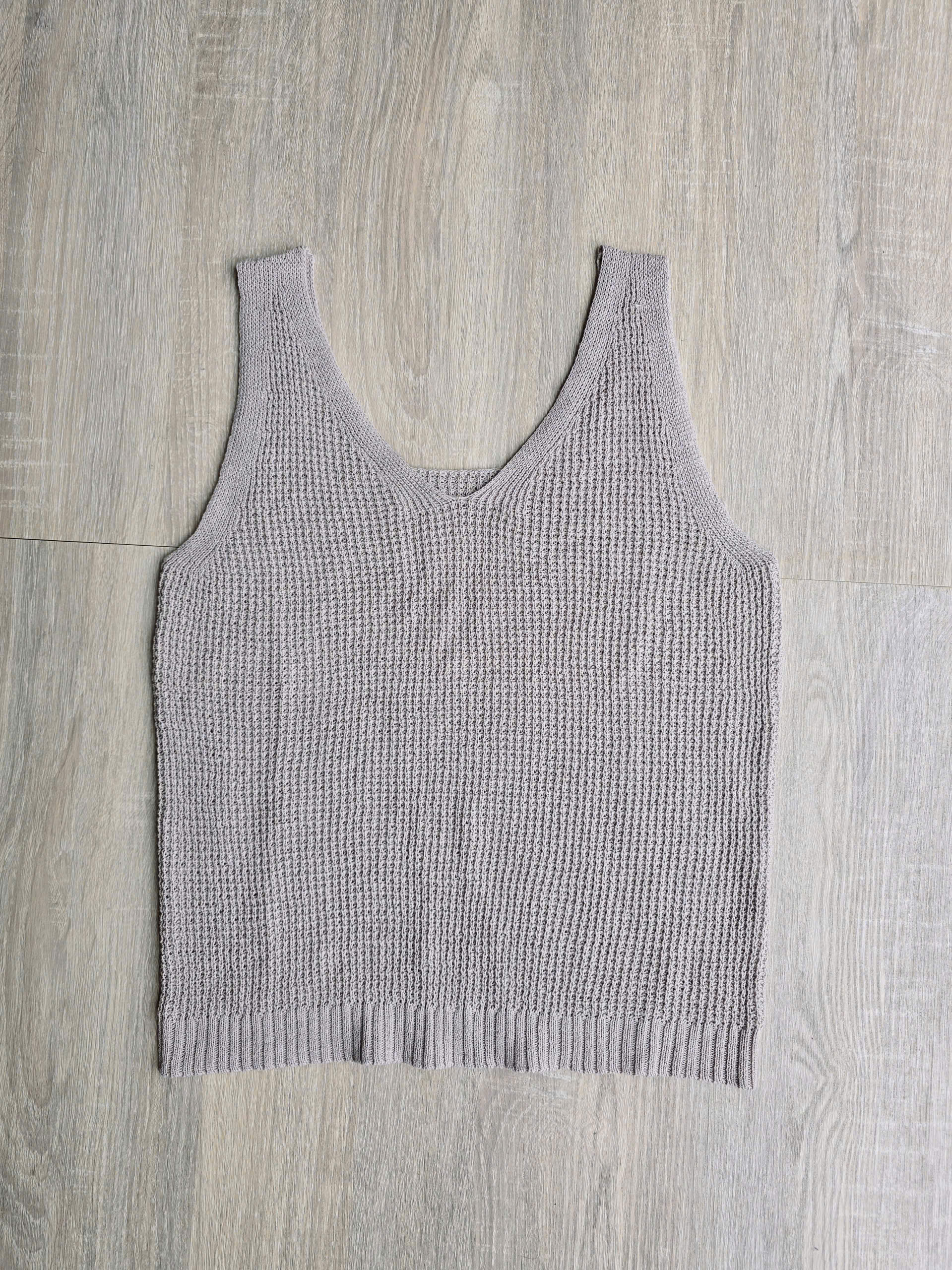 Áo ba lỗ sợi đan, cổ V, 2 màu