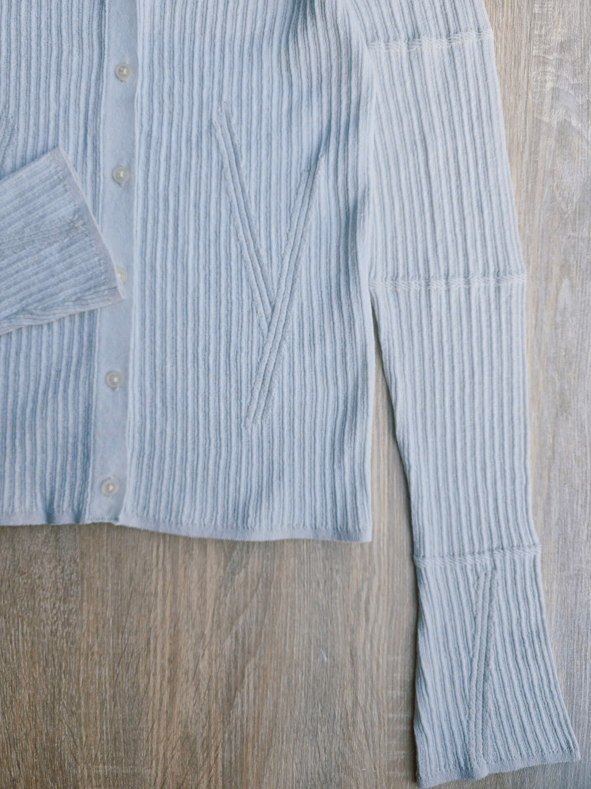 Áo cardigan cổ V dài tay gân sọc, 1 hàng cúc