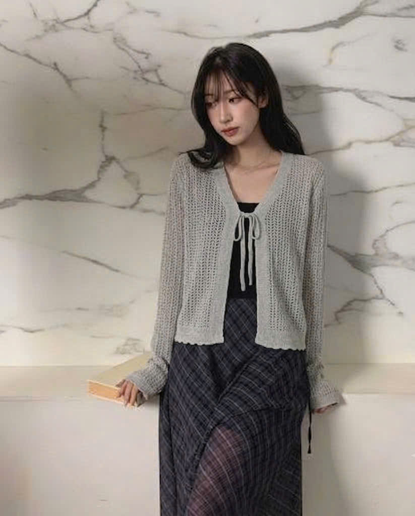 Áo cardigan dài tay lỗ đan, có dây buộc ở trước ngực