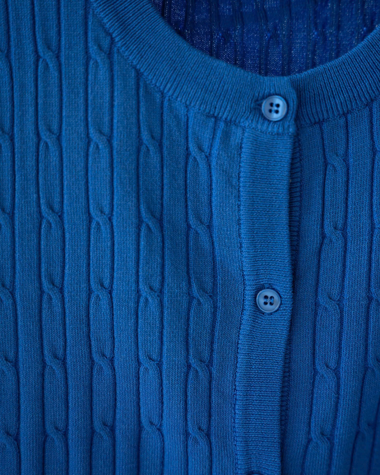Áo cardigan len văn thừng, họa tiết cherry