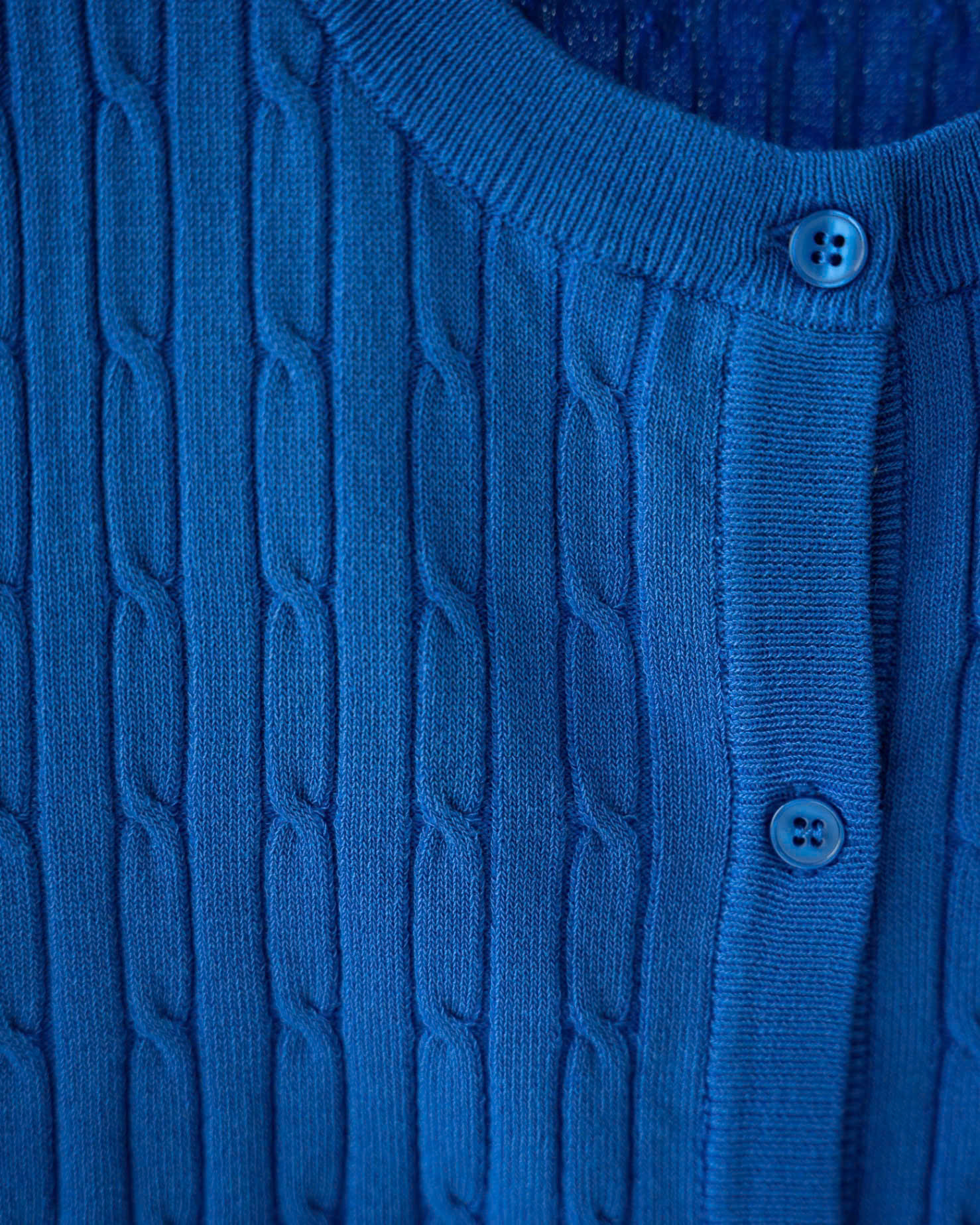 Áo cardigan len văn thừng, họa tiết cherry