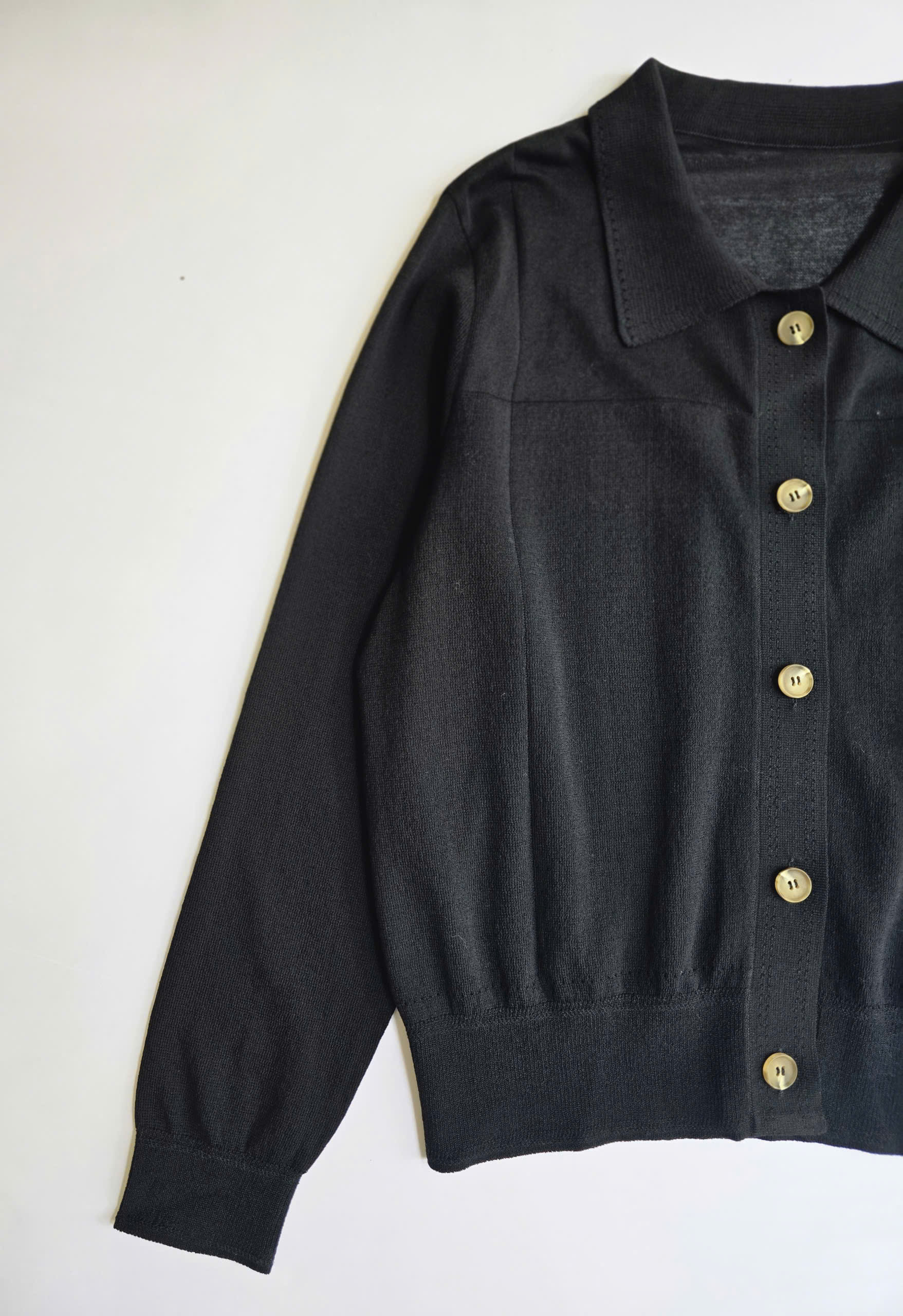 Áo cardigan mongtogi, cổ bẻ phối mảng ren mỏng, 1 hàng cúc