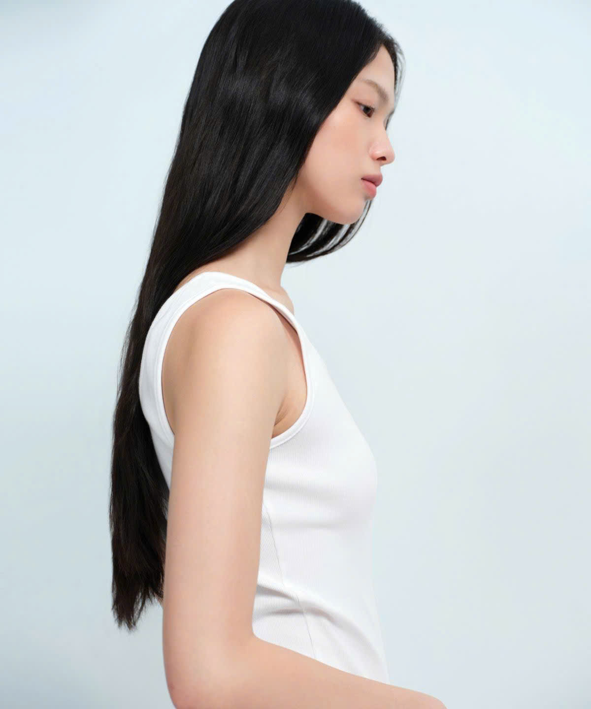 Áo hai dây bản to, dáng croptop chất thun tăm