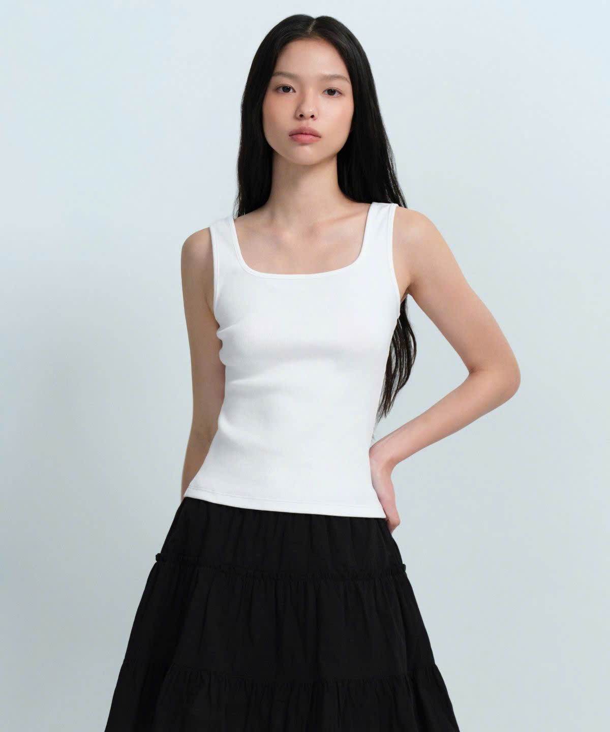Áo hai dây bản to, dáng croptop chất thun tăm