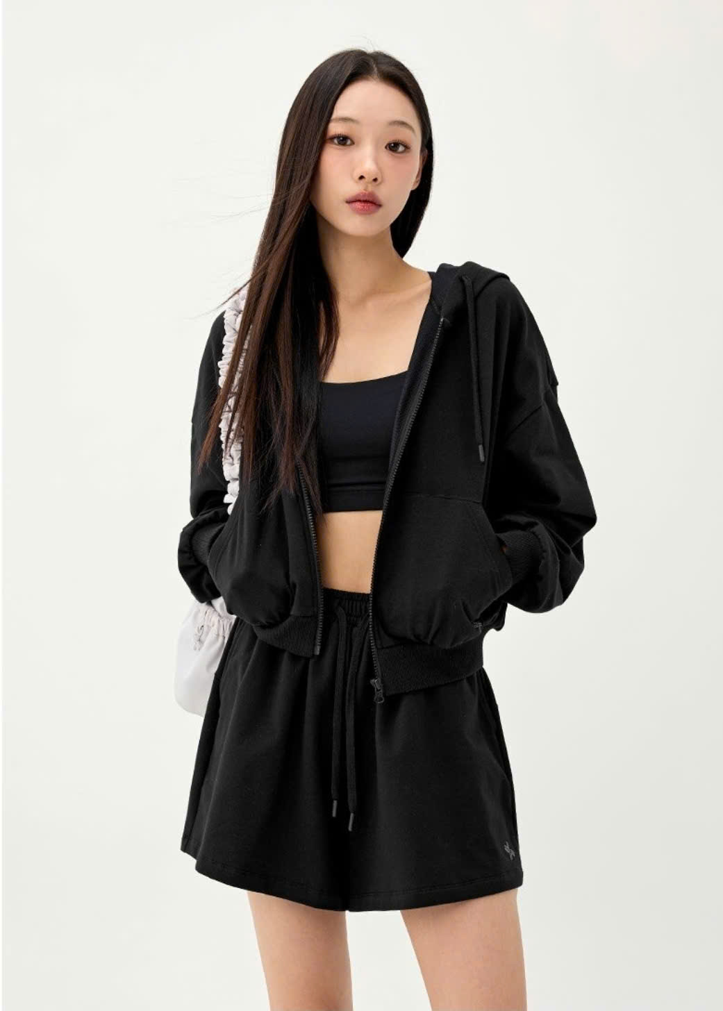 Áo hoodie zip có mũ dáng lửng, kéo khóa bo viền có túi