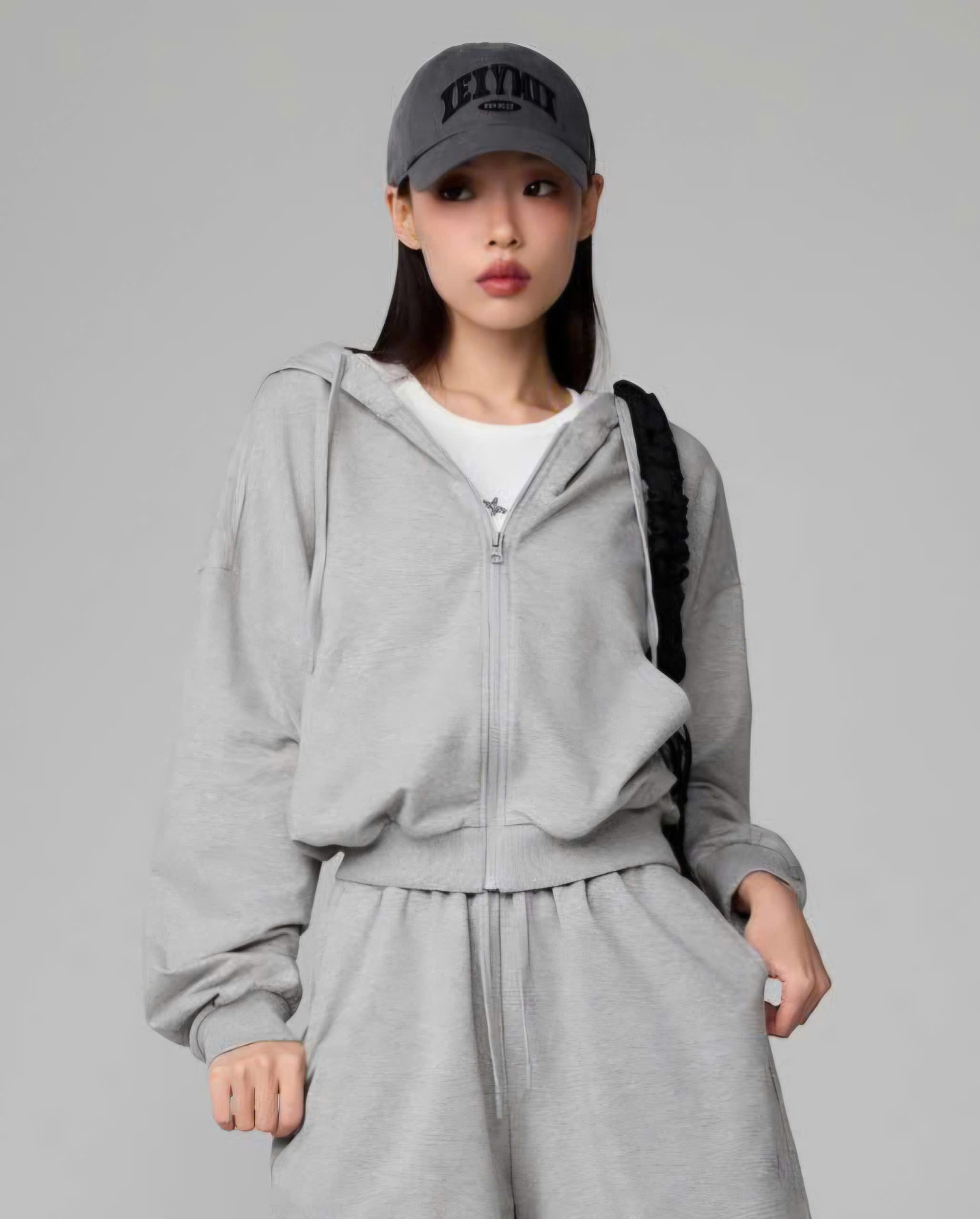Áo hoodie zip có mũ dáng lửng, kéo khóa bo viền có túi
