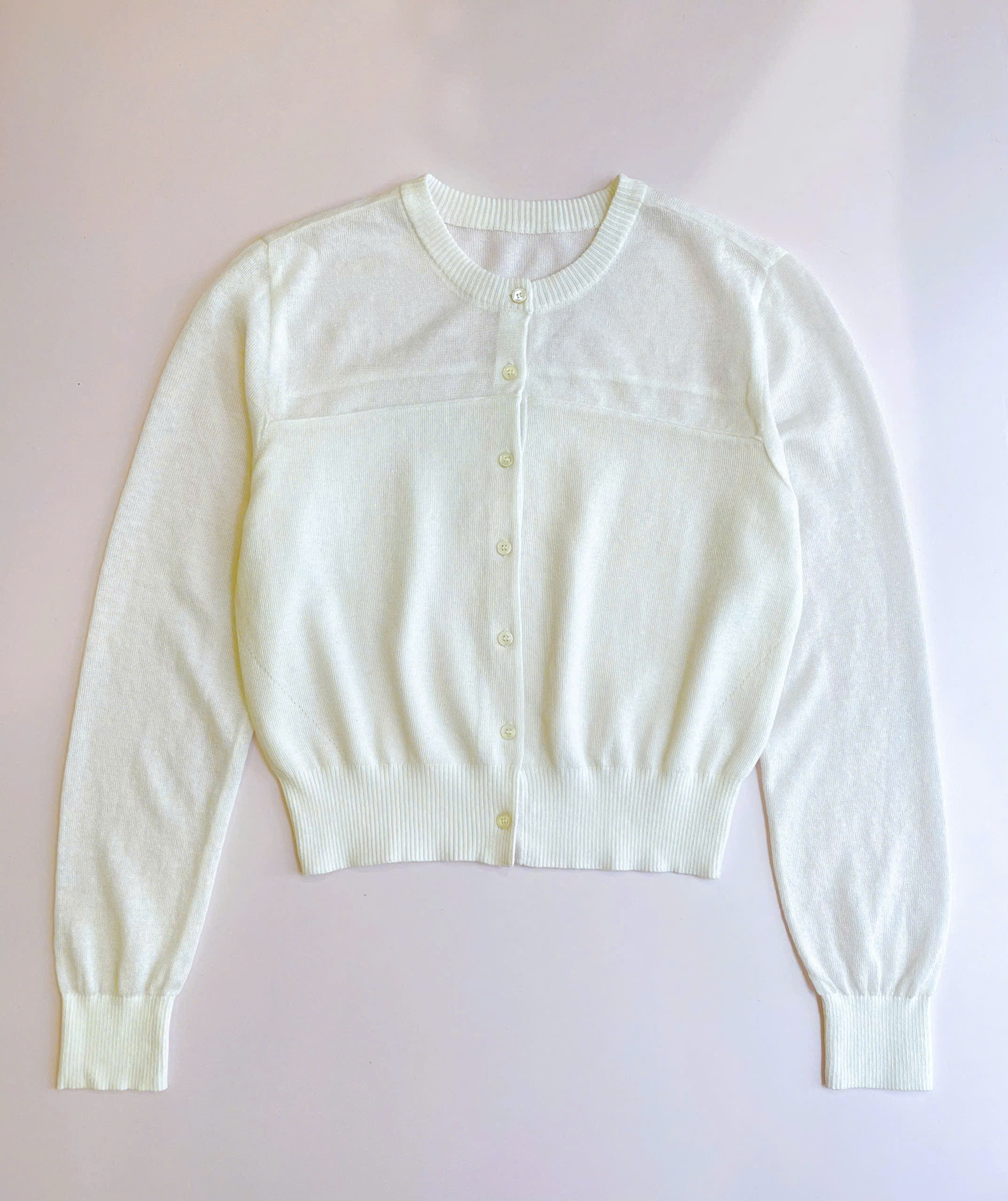 Áo khoác len cardigan, cổ tròn bo gấu, 1 hàng cúc nhỏ khảm trai