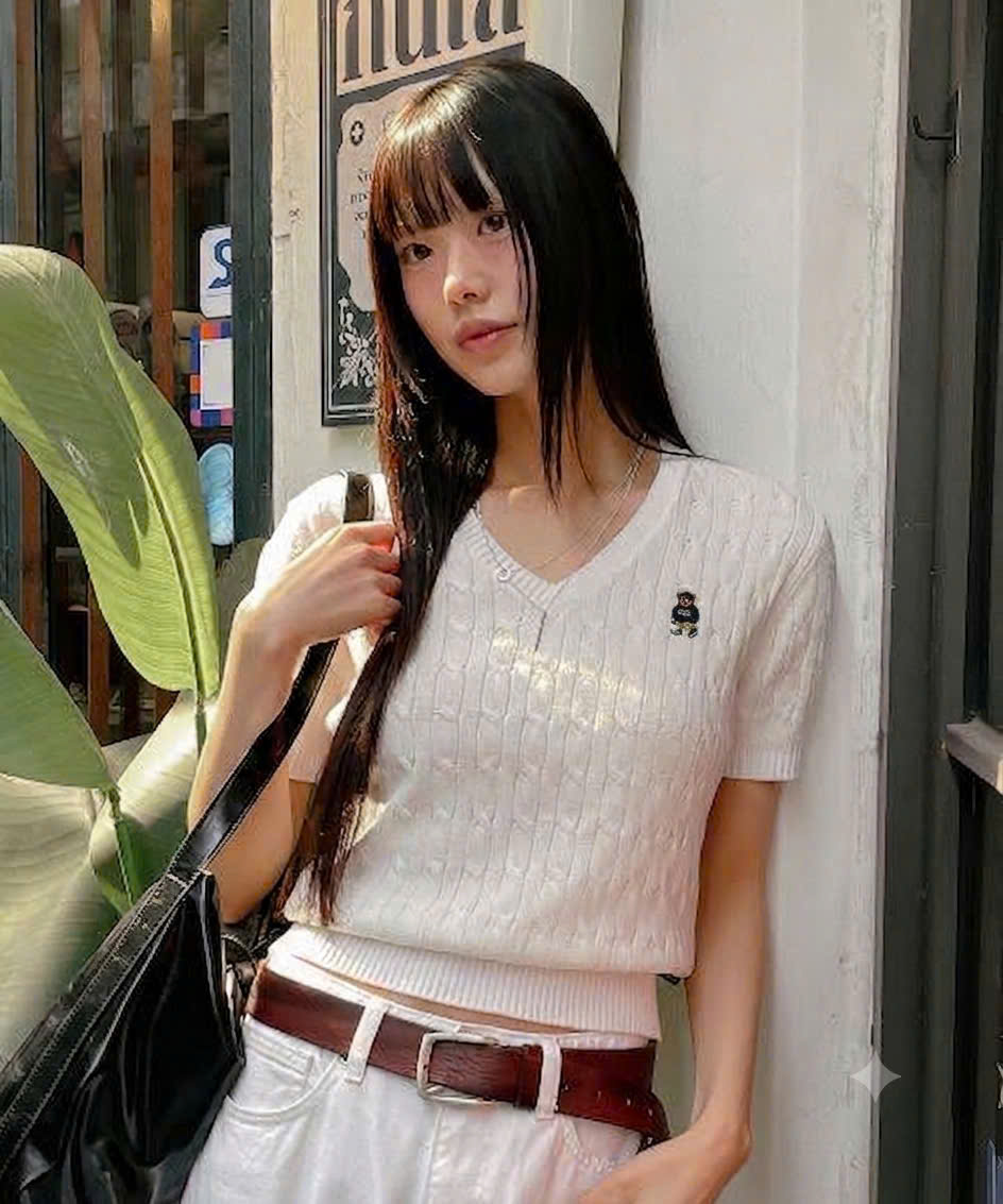 Áo len thừng mỏng cộc tay vổ V, bo gấu, thêu hình gấu trước ngực