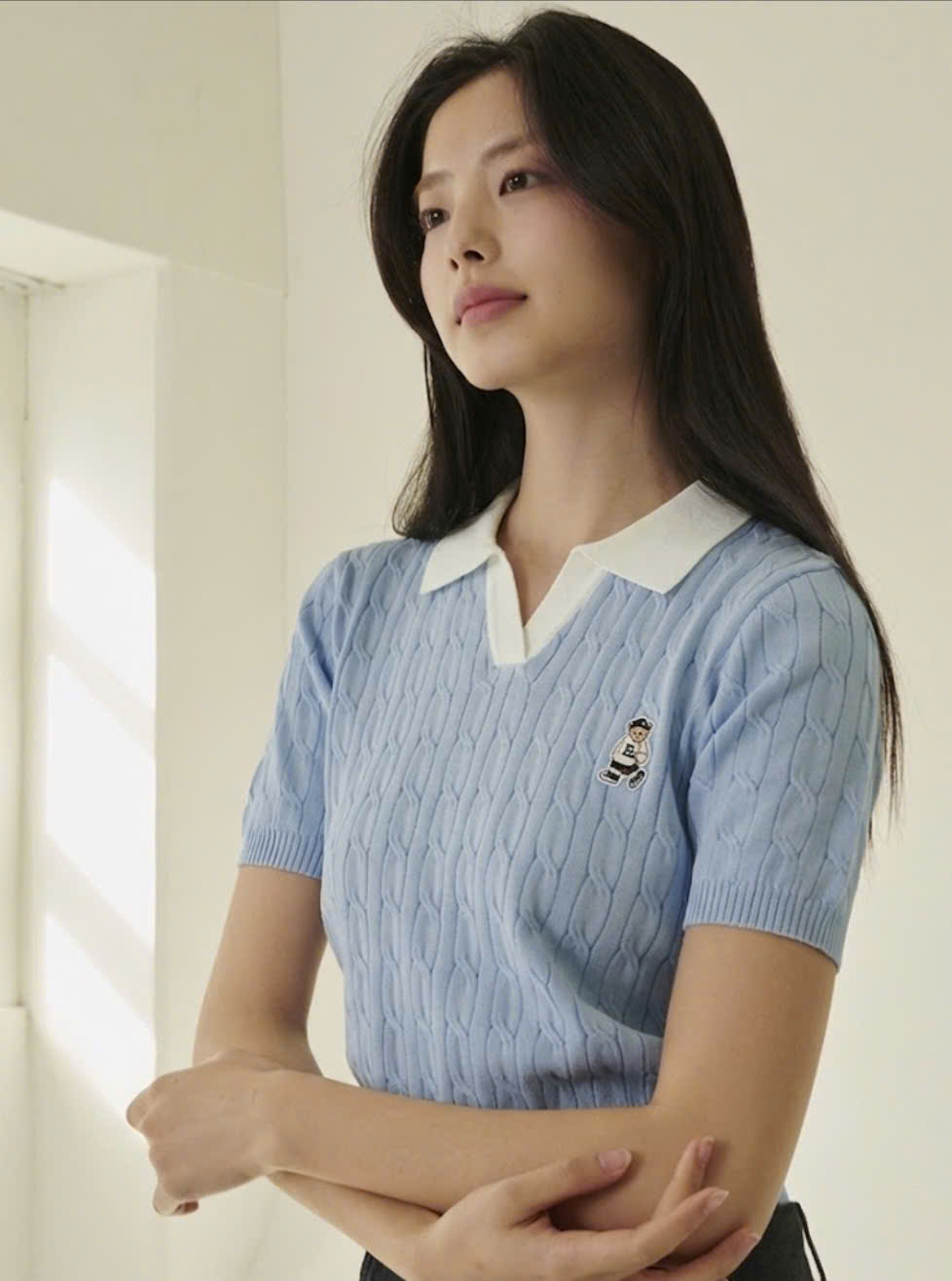 Áo mongtoghi cổ polo, dáng crop, thêu gấu