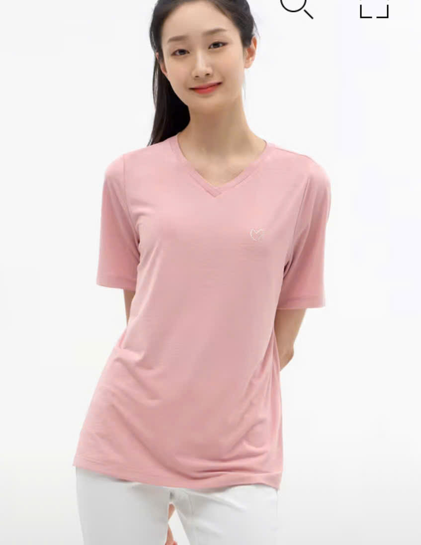 Áo phông cổ tim, ngắn tay, đính hạt hình tim
