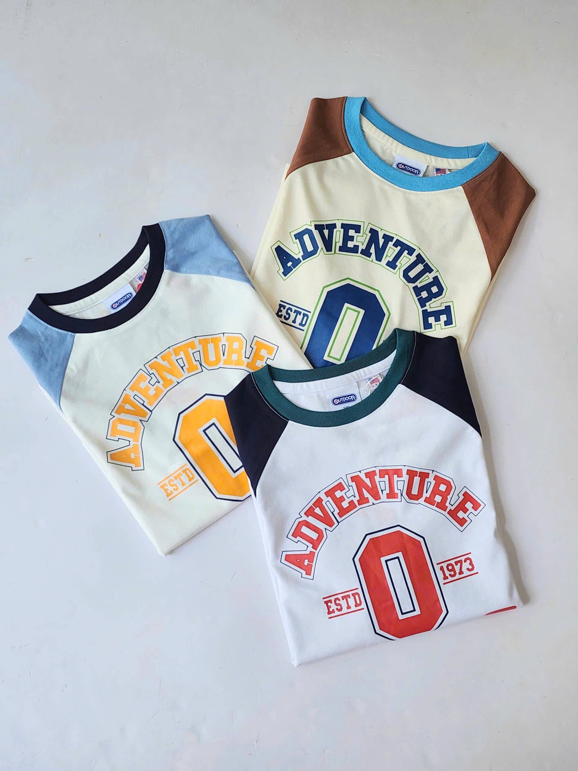 Áo phông cotton trẻ em, chữ Adventure, tay áo phối màu