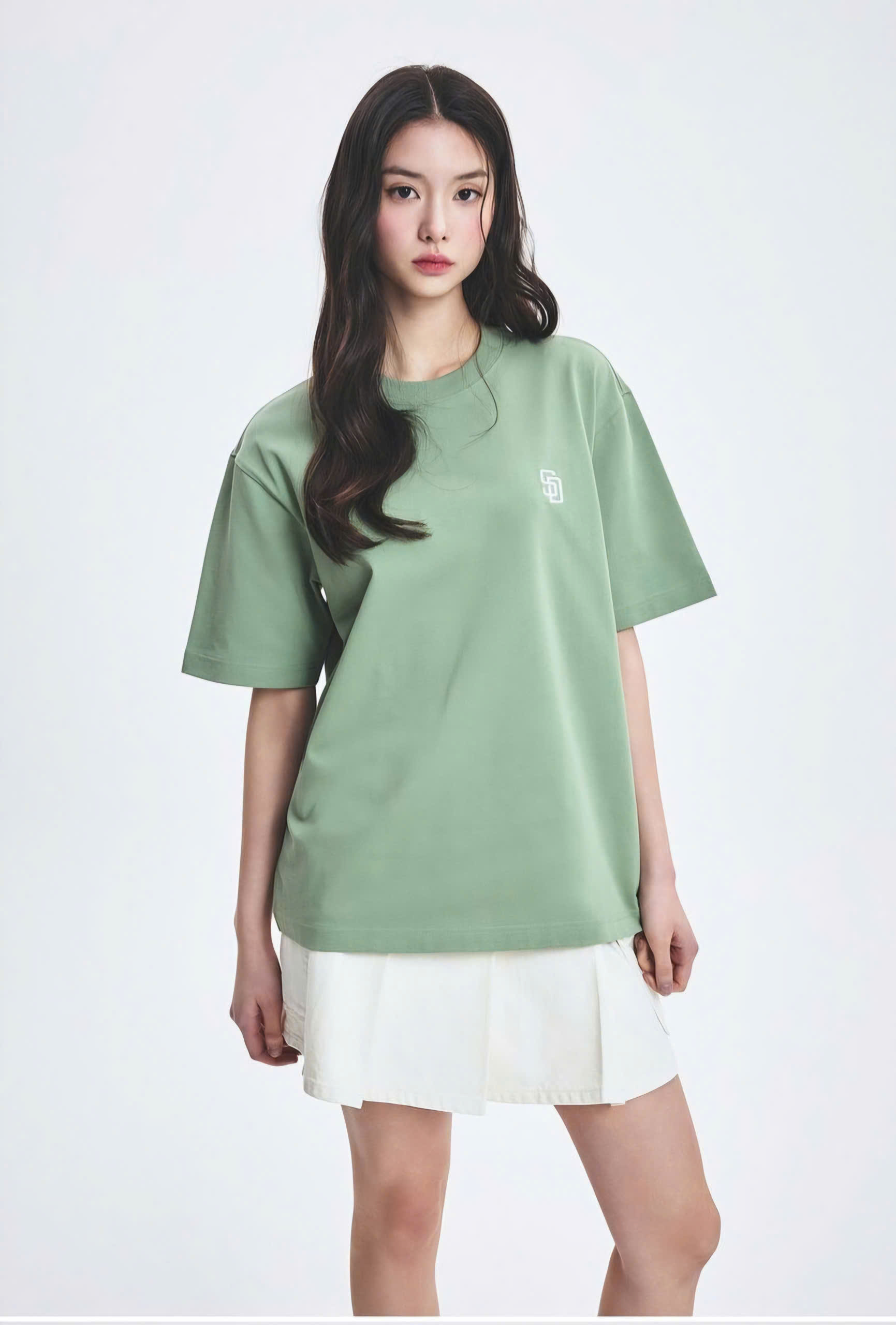 Áo phông oversize, thêu chữ trắng nhỏ SD