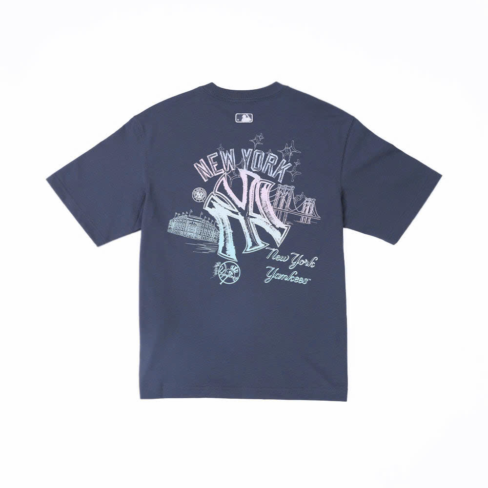 Áo phông unisex, logo in màu nhỏ trước ngực, sau lưng chữ màu lớn