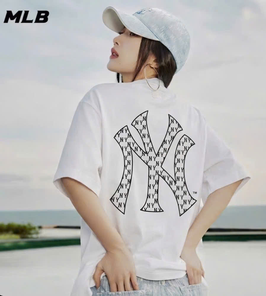 Áo phông unisex, logo nhỏ trước ngực, logo to sau lưng
