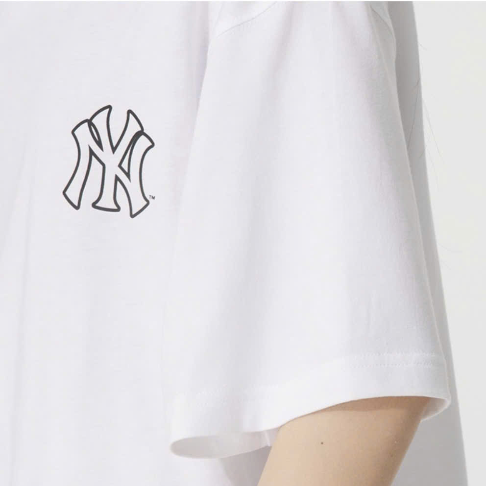Áo phông unisex, logo nhỏ trước ngực, logo to sau lưng