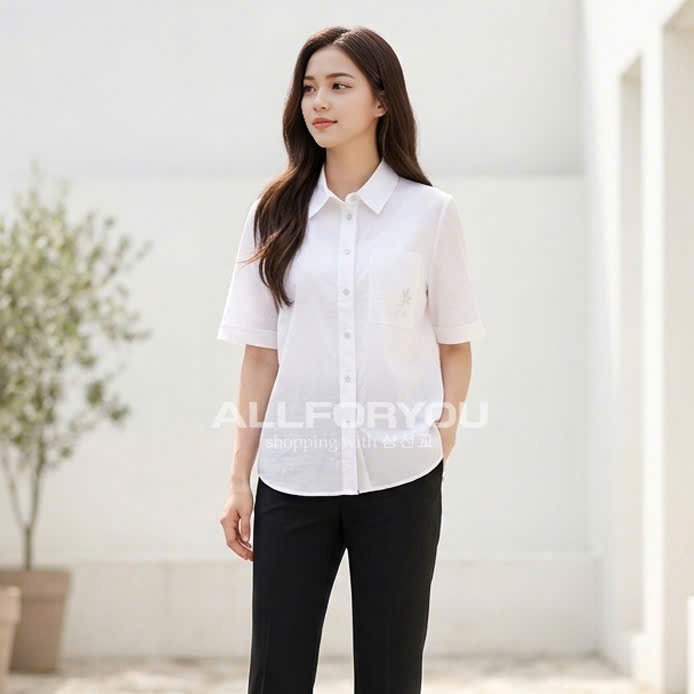 Áo sơ mi cổ đức, ngắn tay, túi thuê chữ Jardin, nẹp áo có xọc xanh