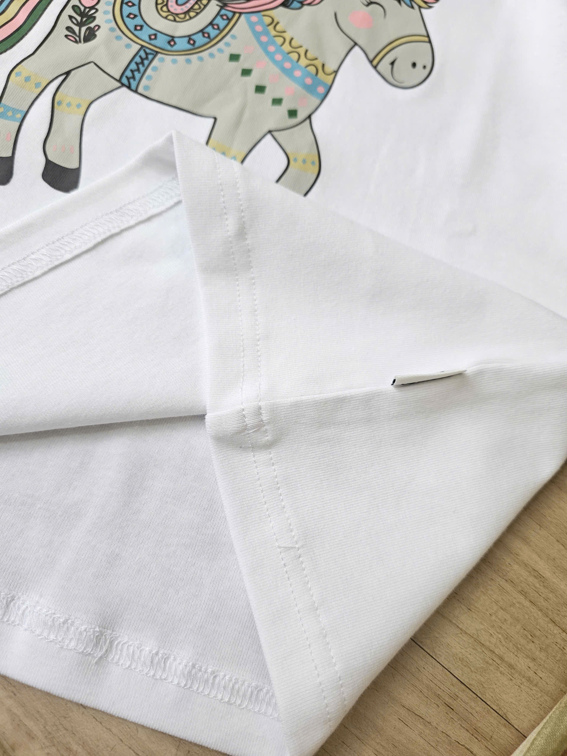 Bộ mặc nhà Beemon người lớn, 3 chi tiết, áo trắng, quần kẻ sọc vàng