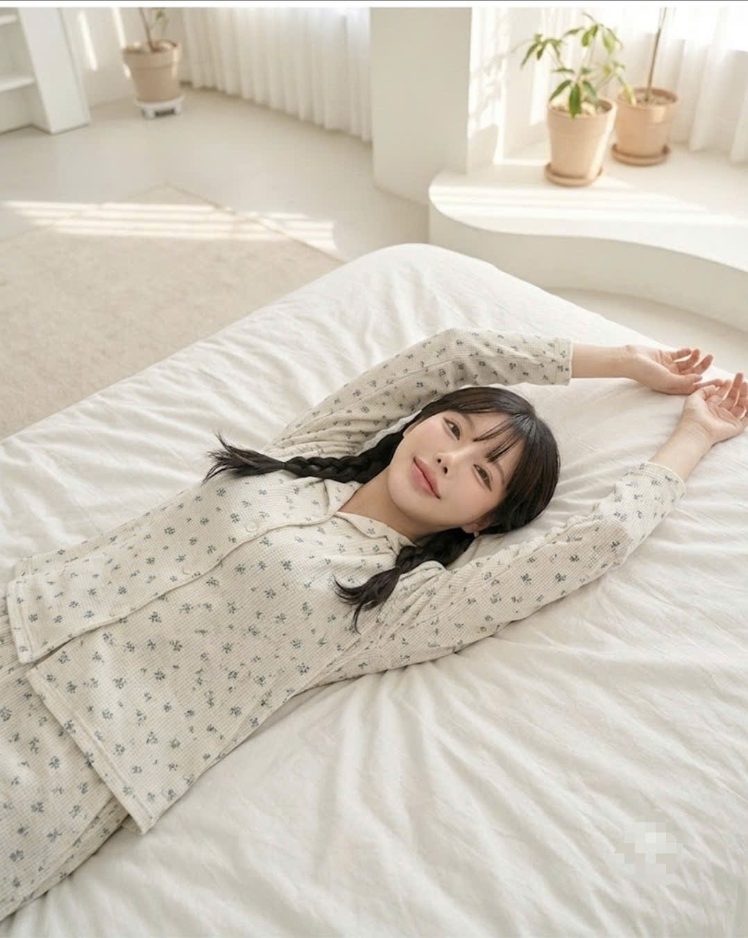 Bộ pijama hoa nhí xanh nền trắng bemoon
