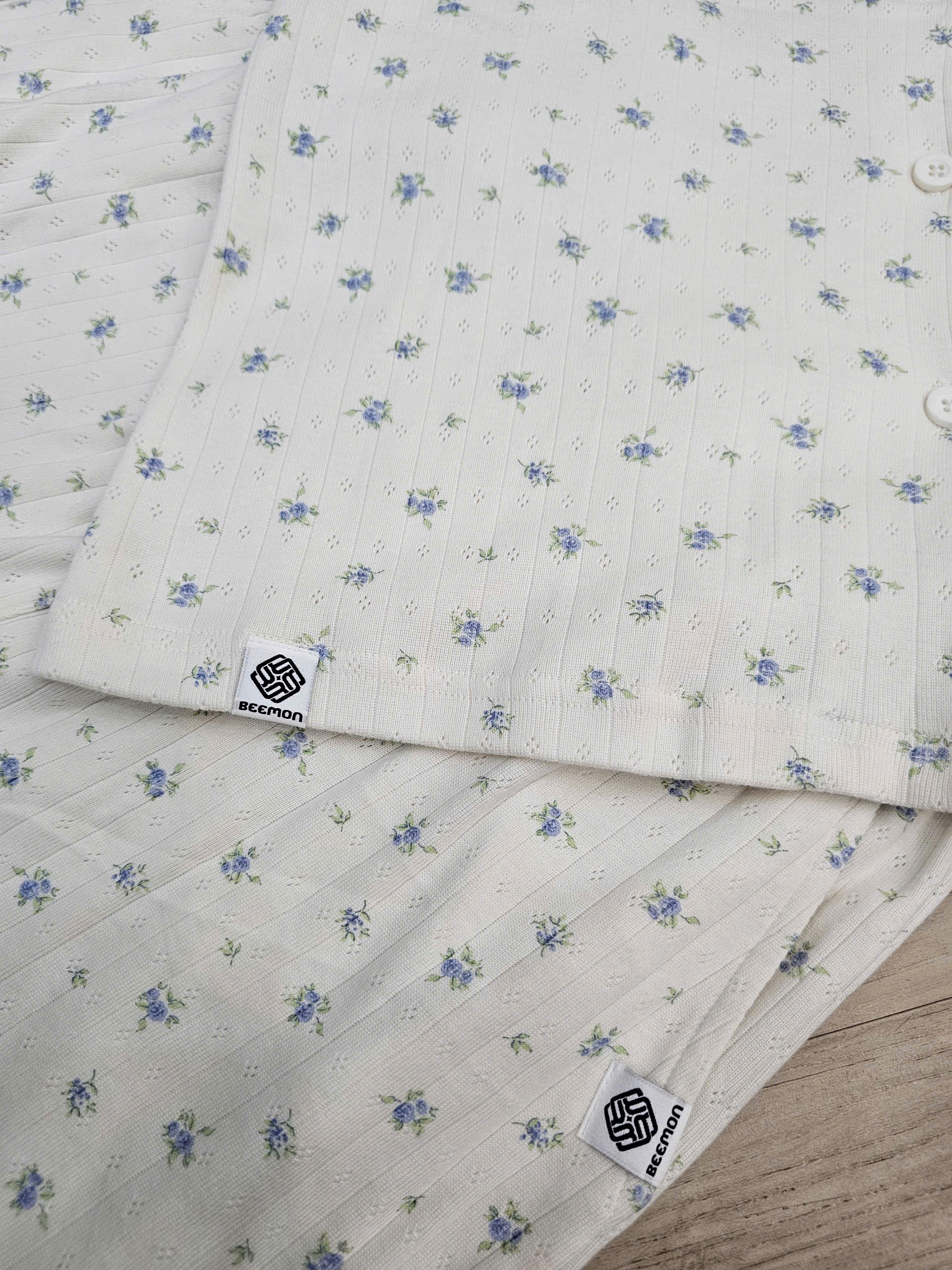 Bộ pijama hoa nhí xanh nền trắng bemoon
