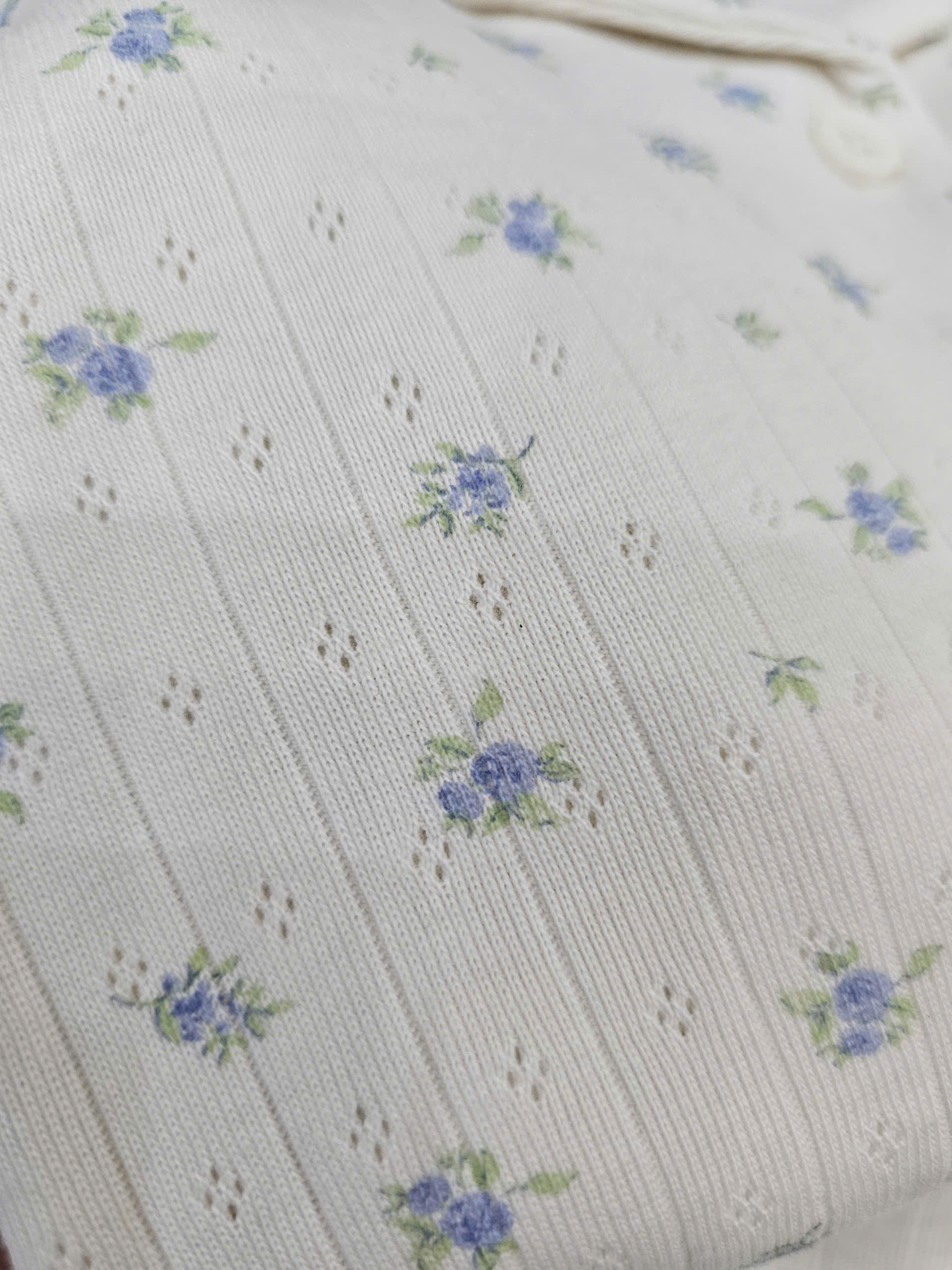 Bộ pijama hoa nhí xanh nền trắng bemoon