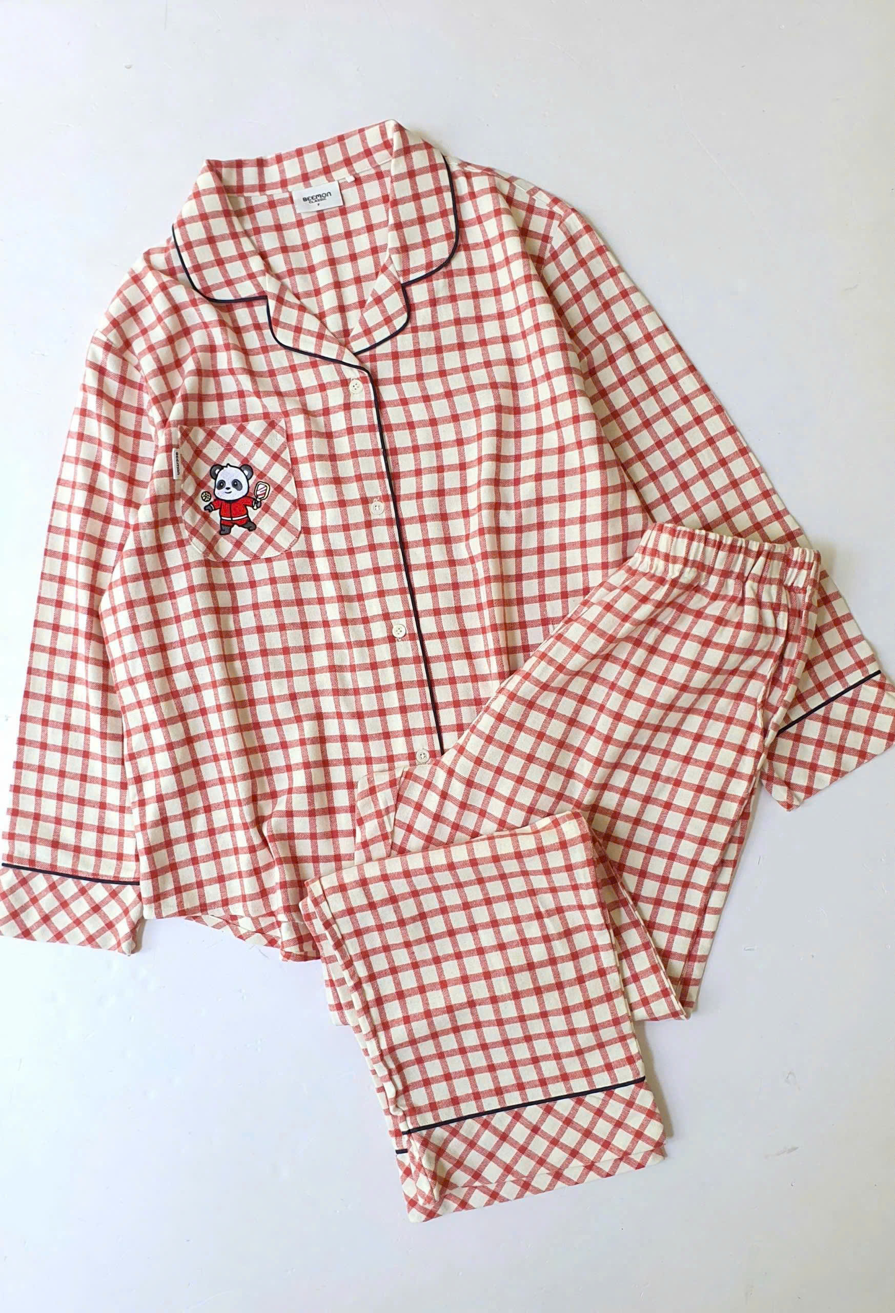 Bộ pijama kẻ caro đỏ, họa tiết gấu panda