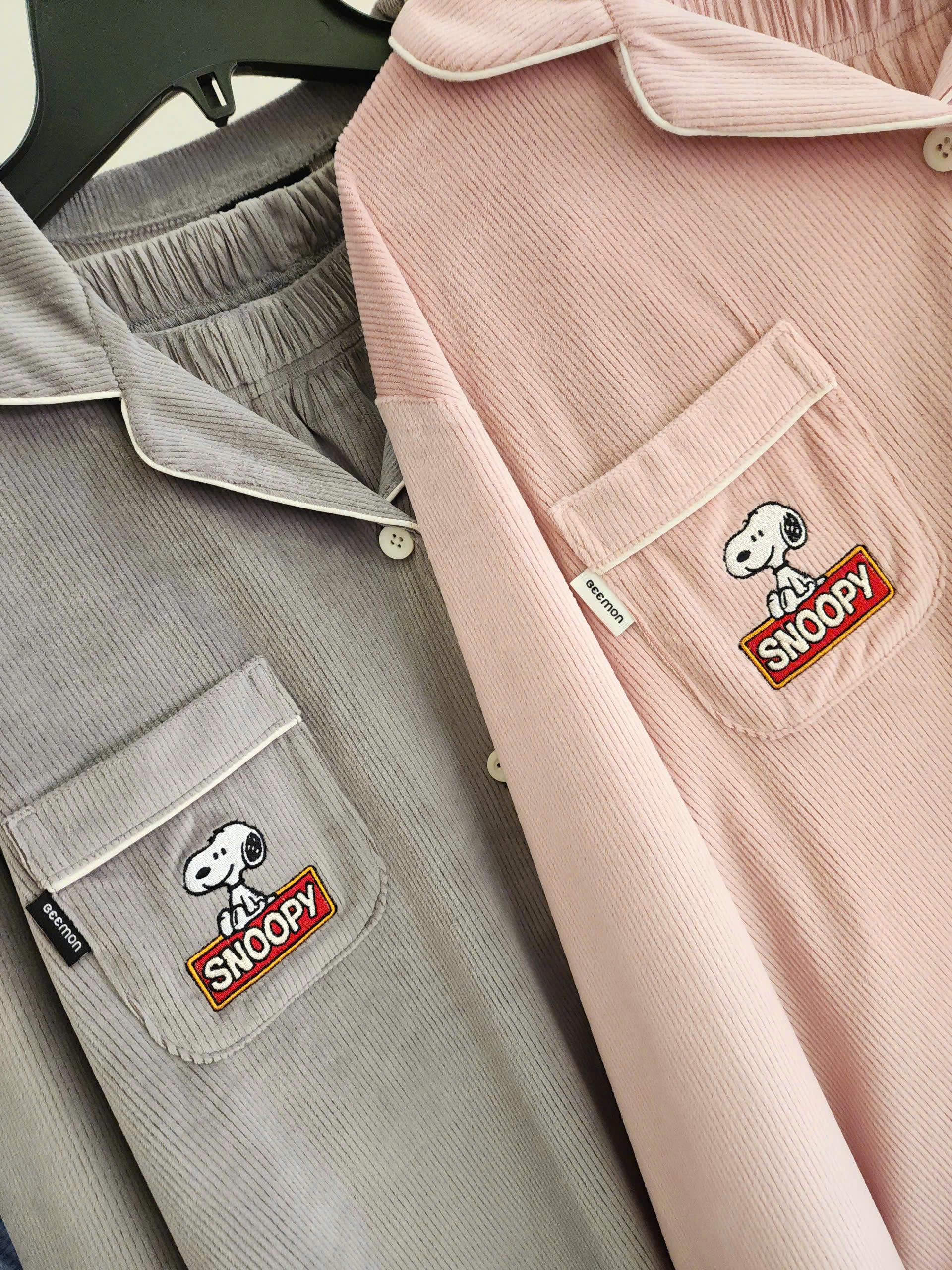 Bộ pijama nhung, gấu snoopy có túi trước ngực cổ V