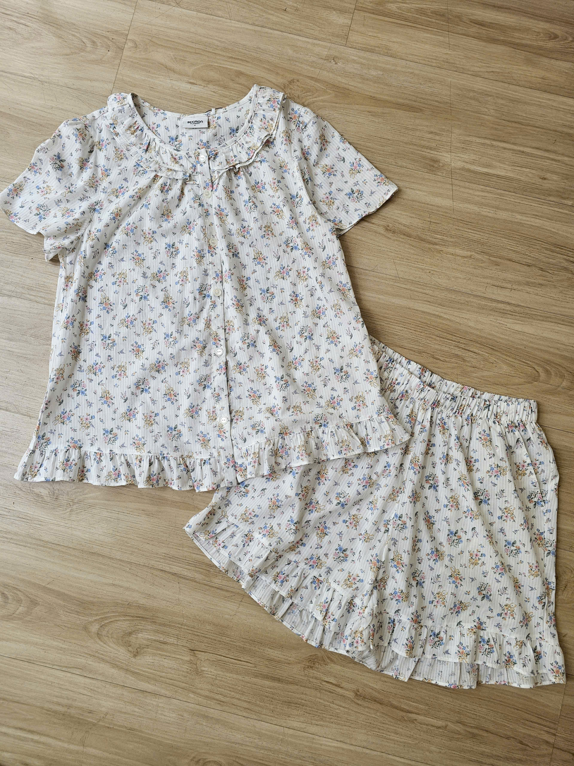 Bộ pijama thô cotton, quần cộc, họa tiết hoa nhí