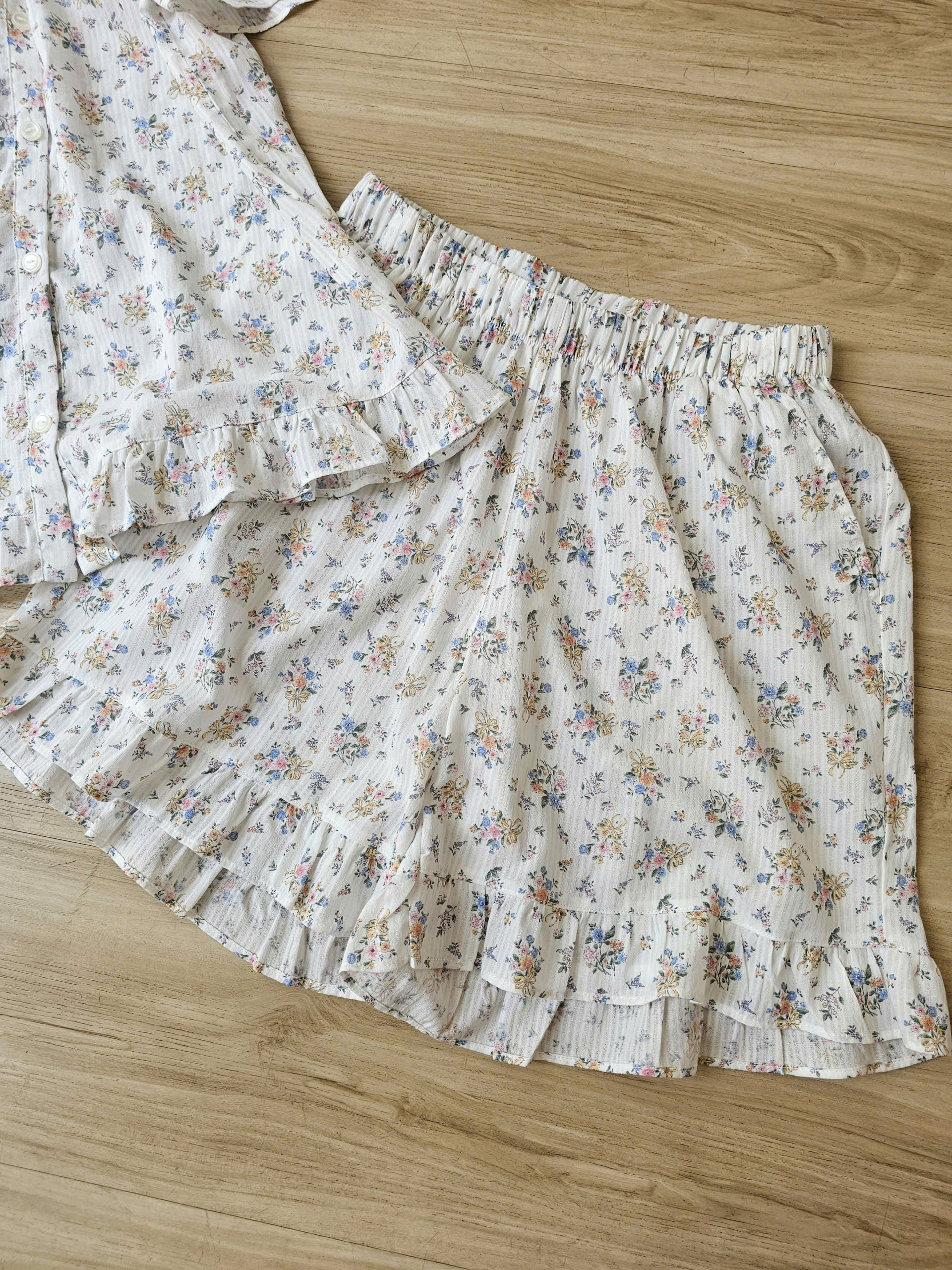 Bộ pijama thô cotton, quần cộc, họa tiết hoa nhí