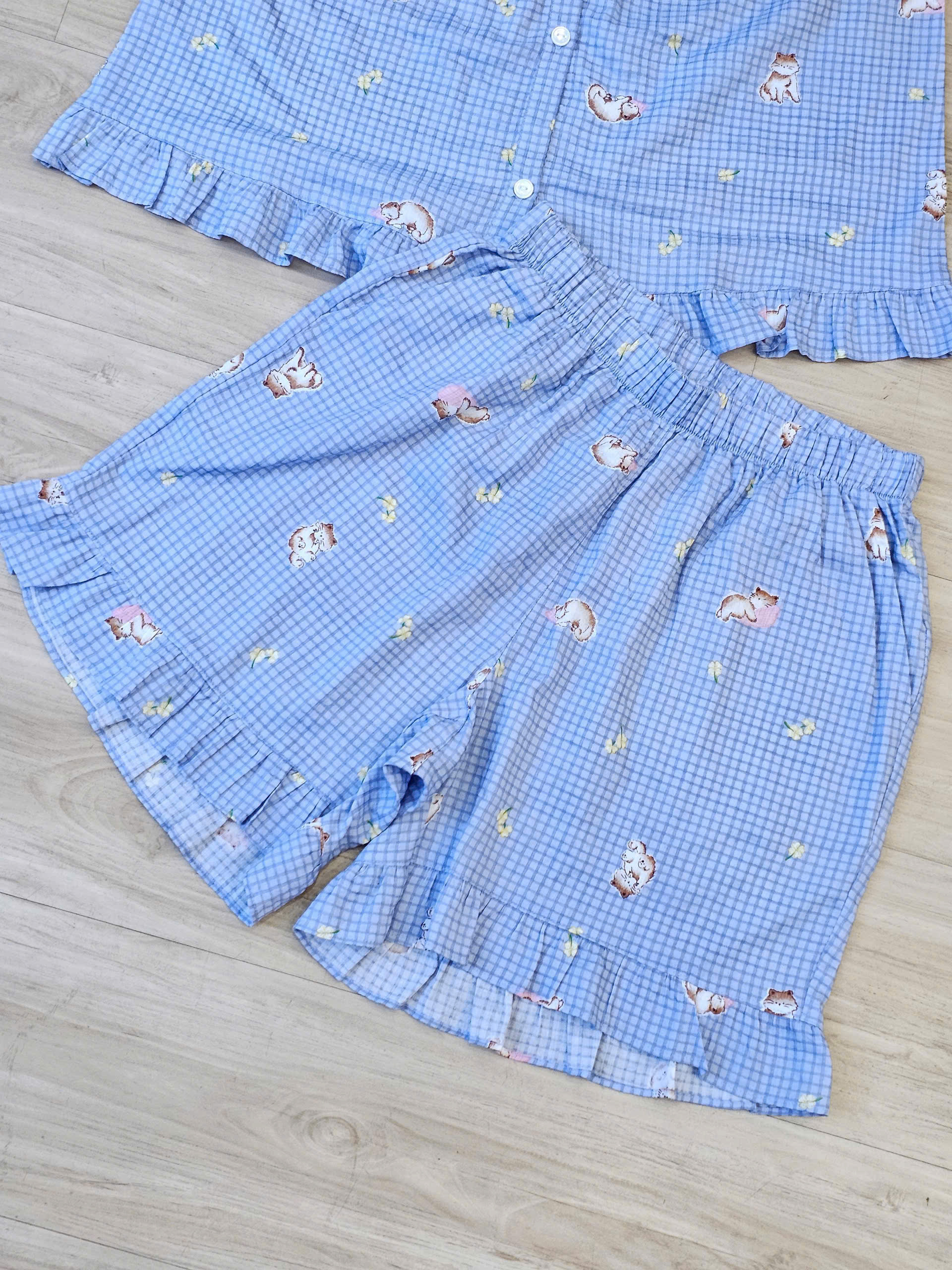 Bộ pijama thô cotton, quần cộc, họa tiết hoa nhí