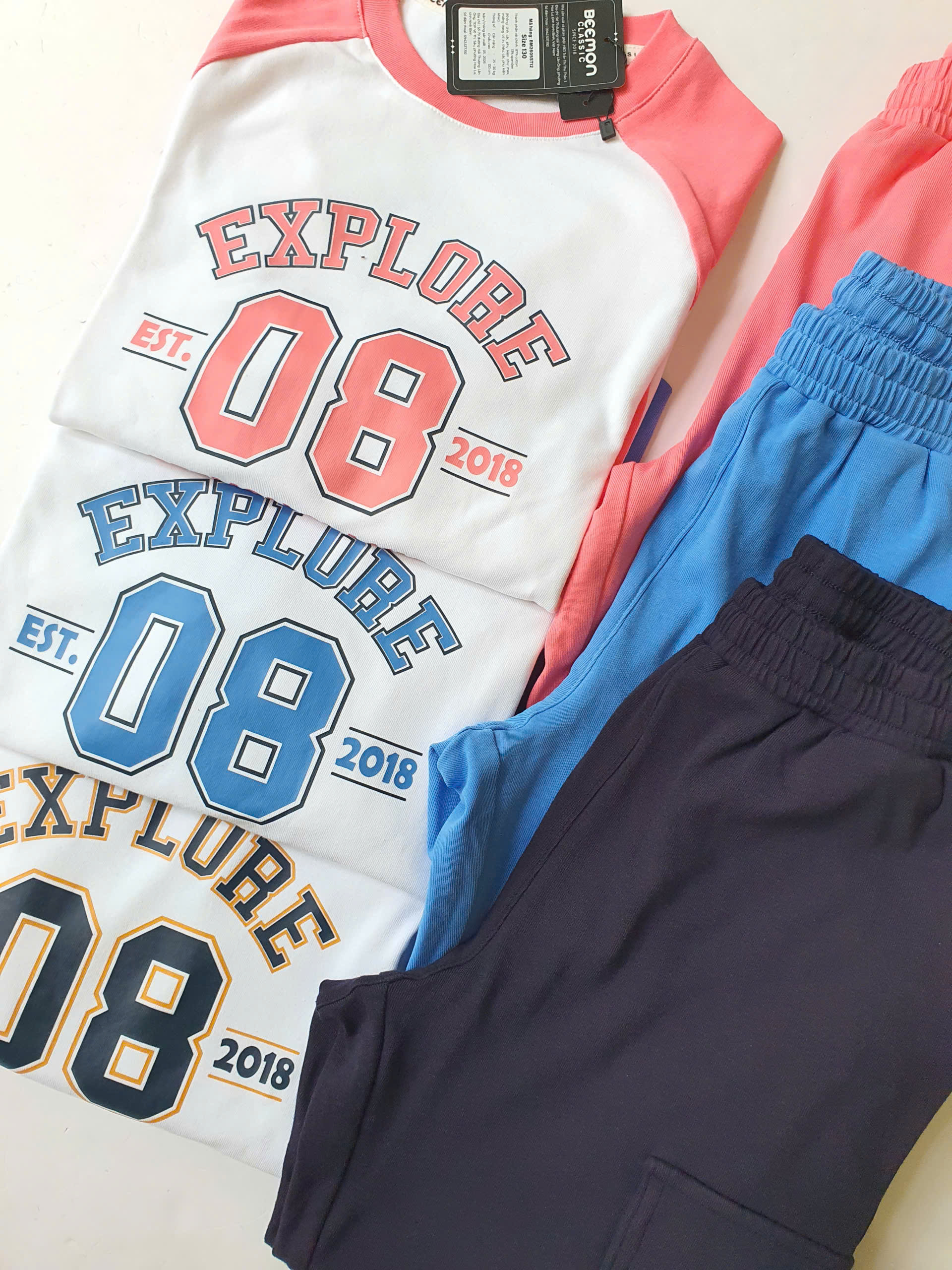 Bộ thun dài tay cổ tròn beemon, phối tay màu, chữ Exlore