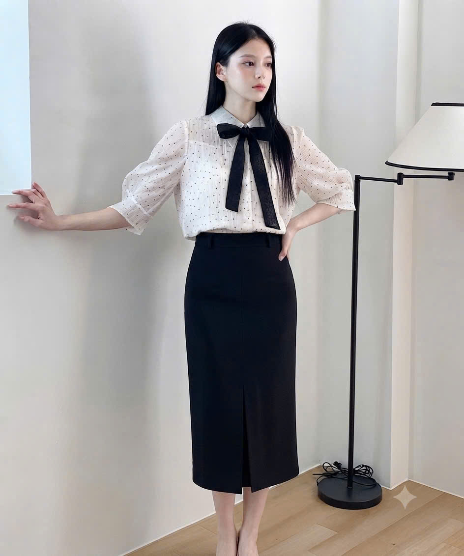 Chân váy bút chì chất dày dặn,có lớp lót, có đỉa,may chắp thân trước,xẻ trước, 1 màu đen