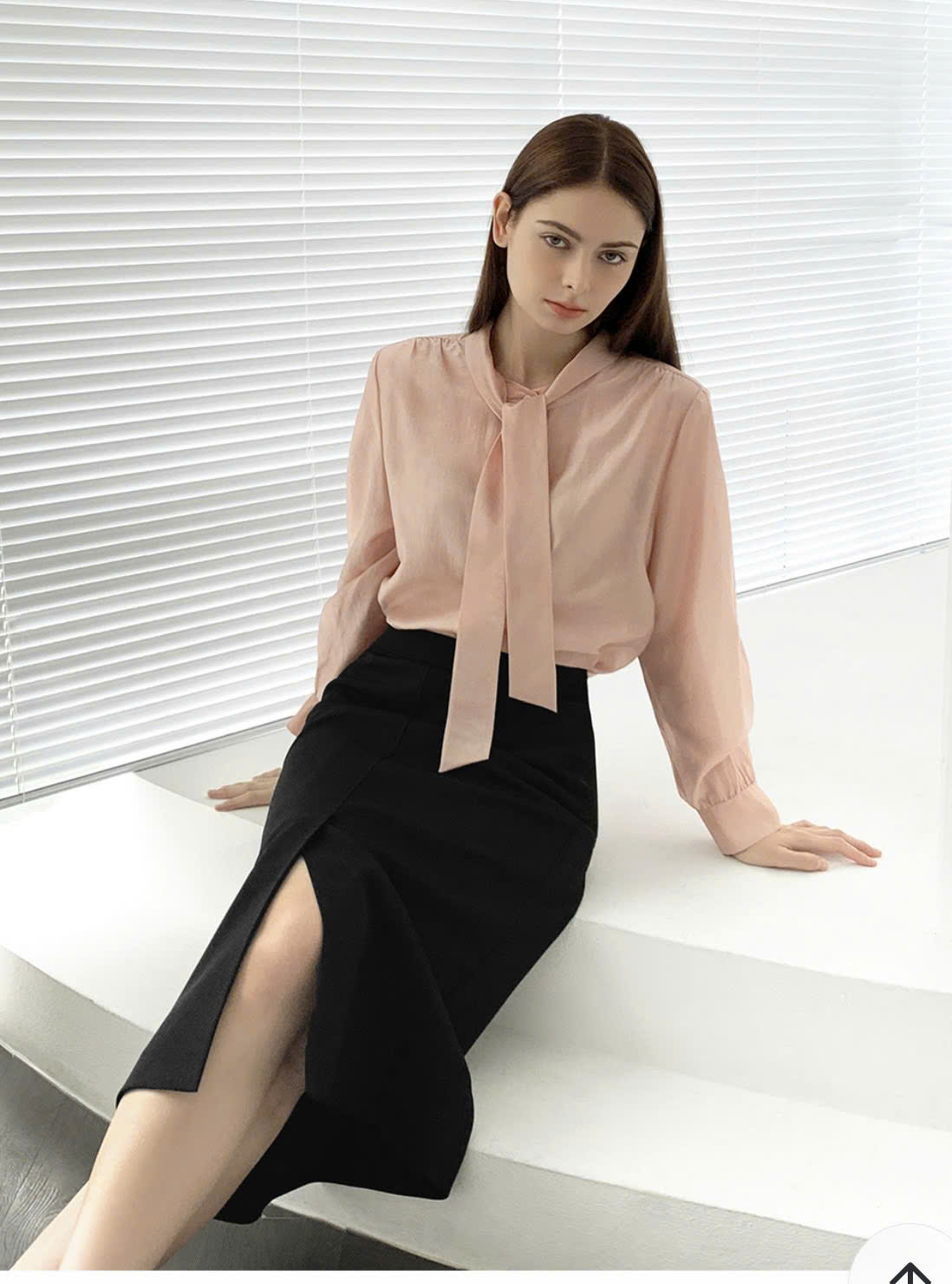 Chân váy midi chữ H, xẻ trước, cạp chun ẩn, 2 màu