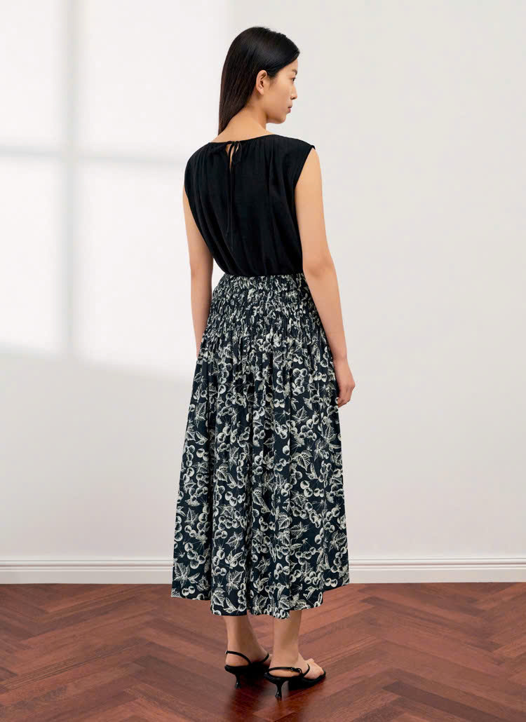 Chân váy midi dài xòe, họa tiết cherry