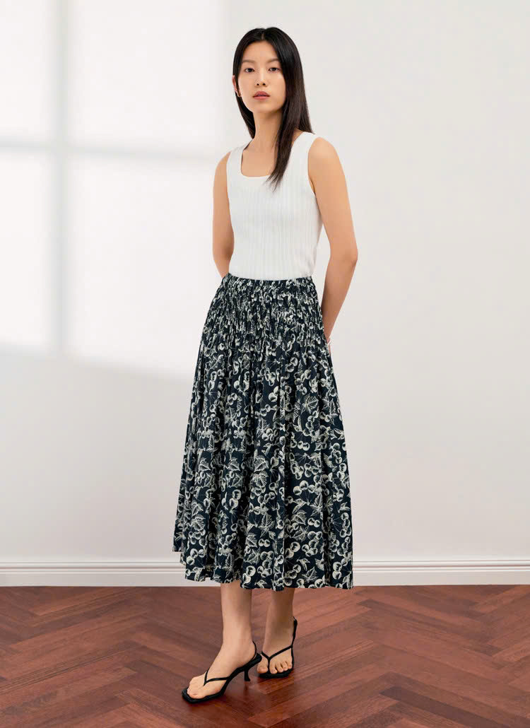Chân váy midi dài xòe, họa tiết cherry