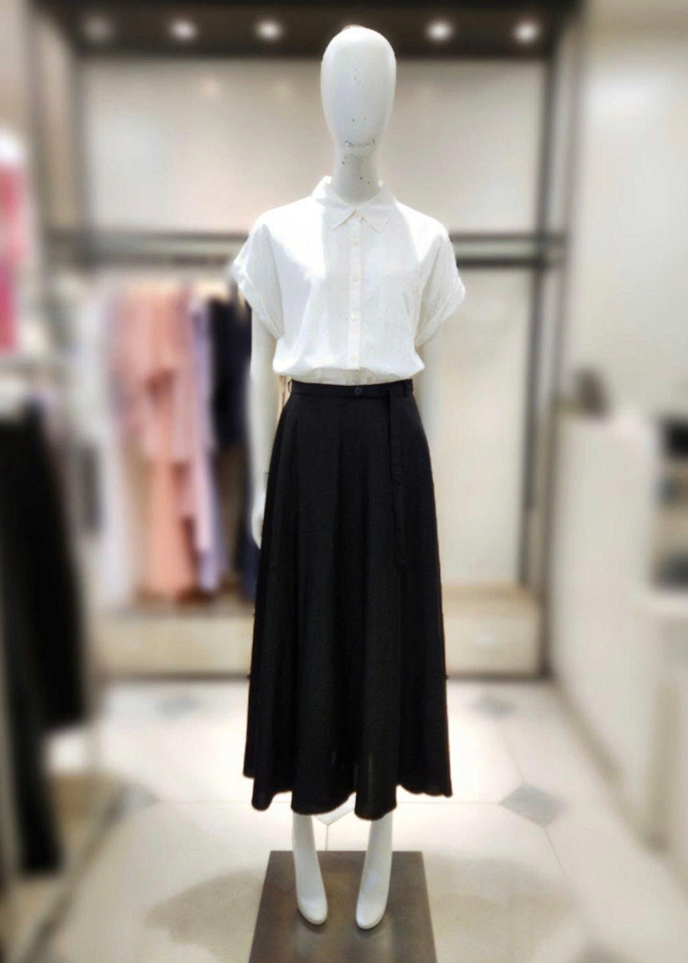Chân váy midi, vải lụa rayon, dáng xòe, đính cúc hông, dây đai eo