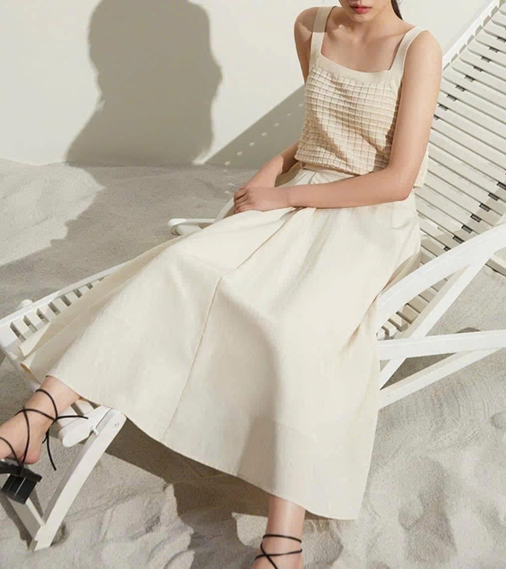 Chân váy midi, vải lụa rayon, dáng xòe, đính cúc hông, dây đai eo