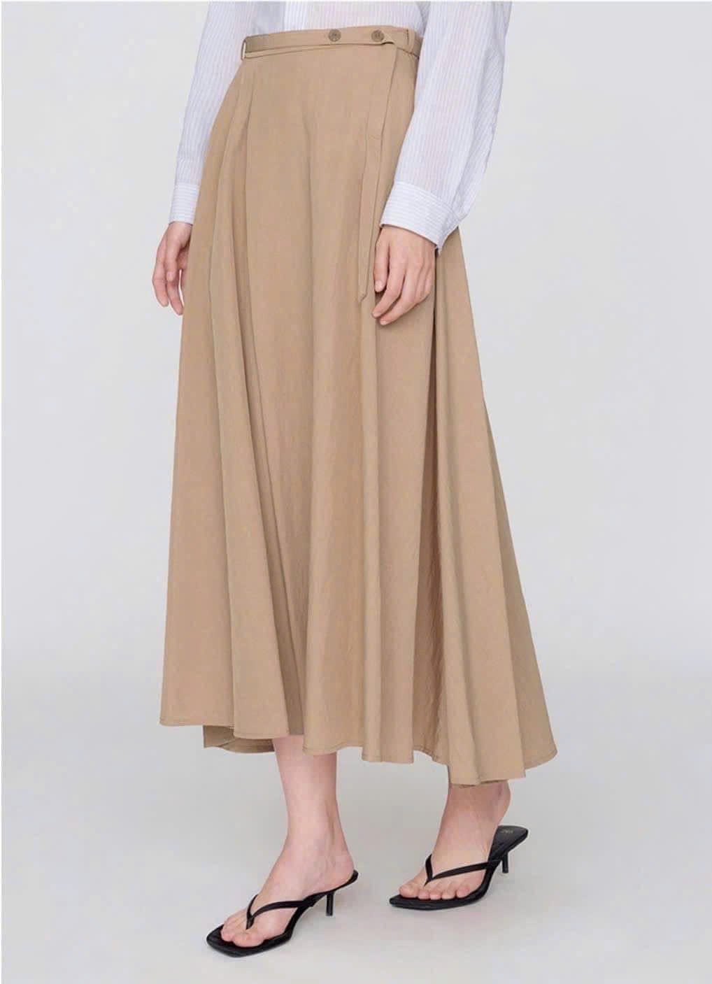 Chân váy midi, vải lụa rayon, dáng xòe, đính cúc hông, dây đai eo