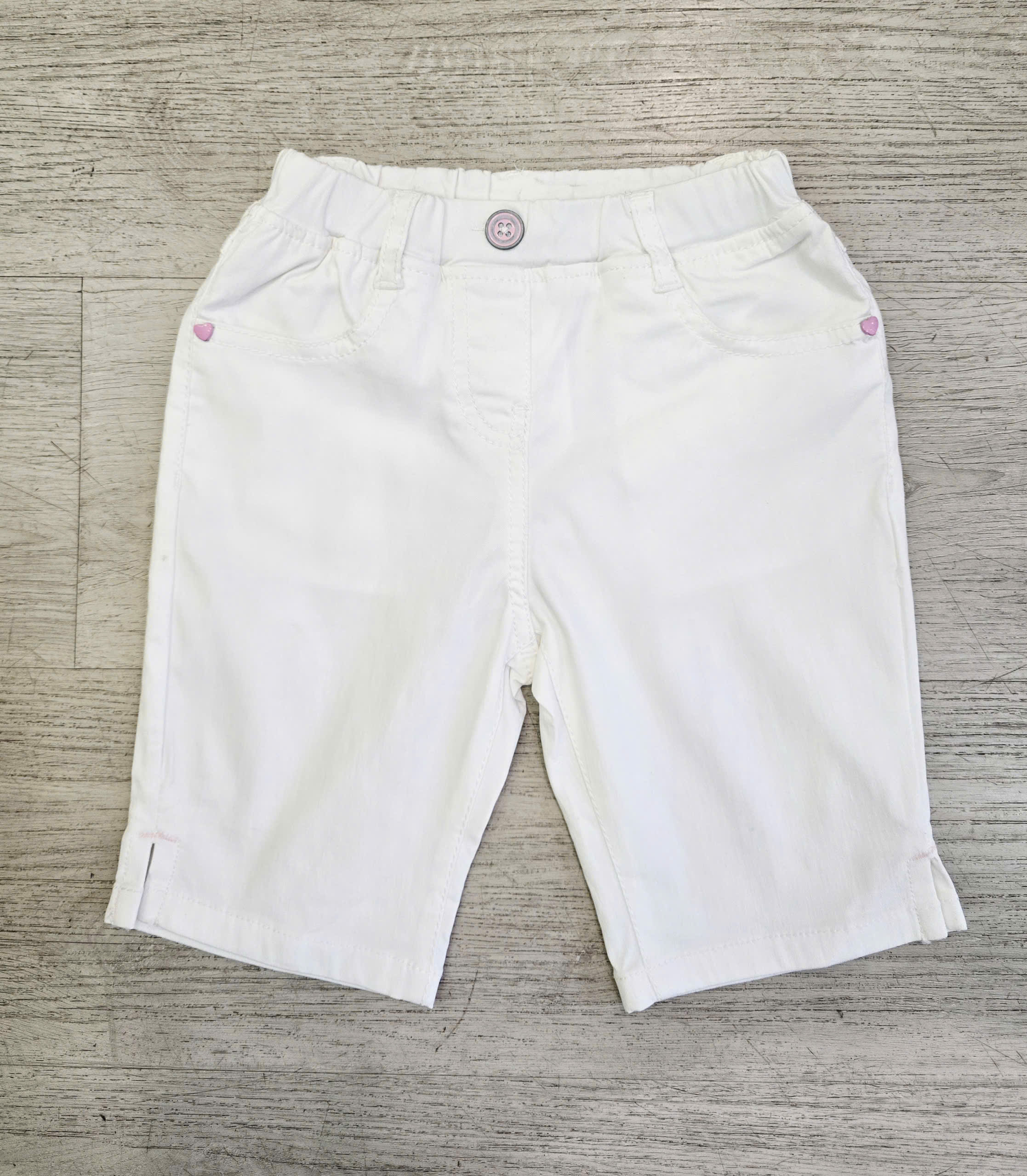 Quần Short Kid Kaki co dãn, túi 2 bên và đính trái tim mép túi