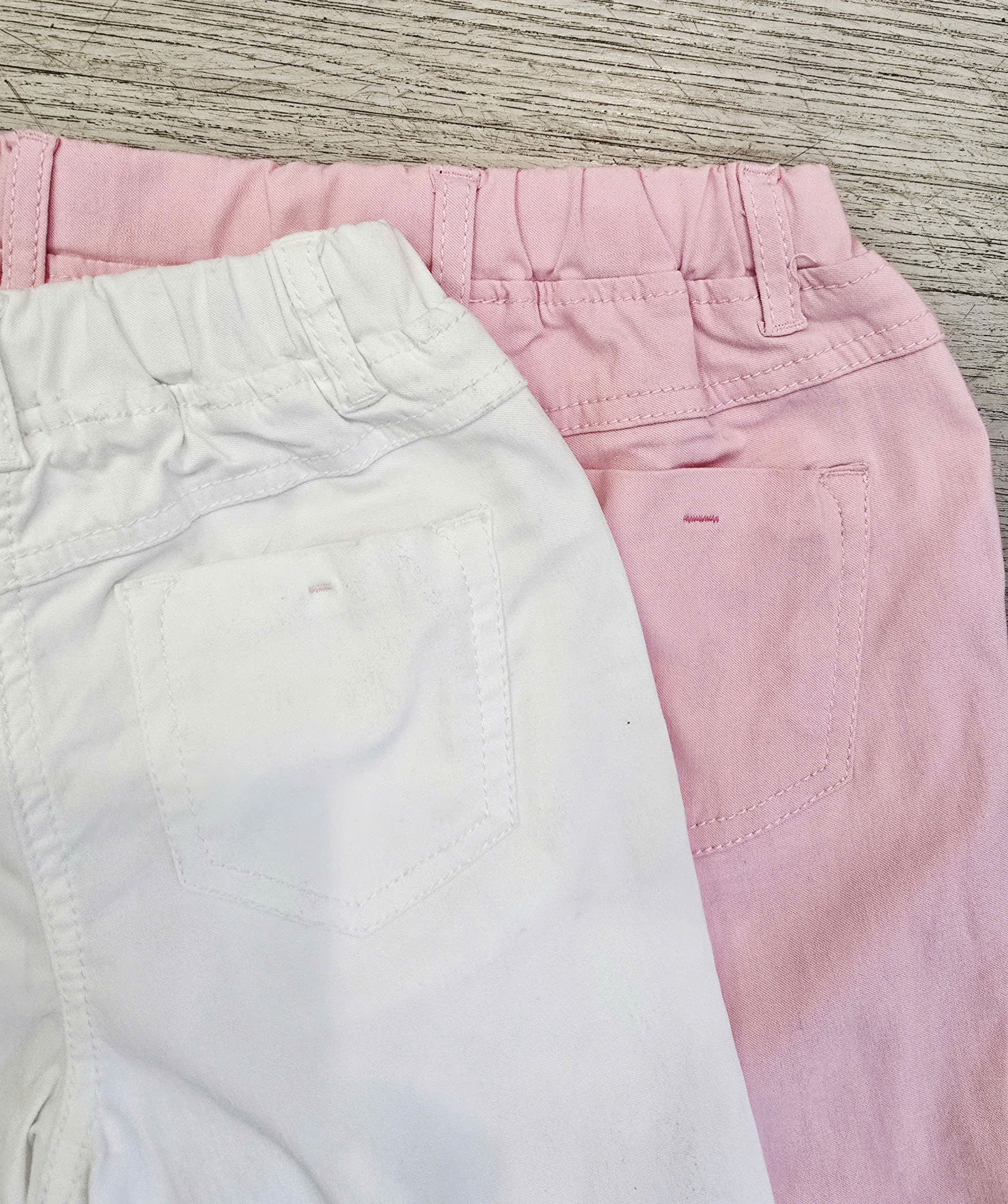 Quần Short Kid Kaki co dãn, túi 2 bên và đính trái tim mép túi