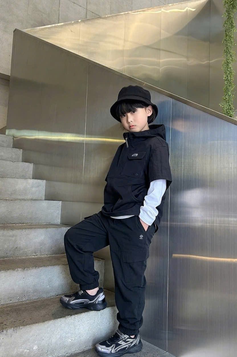 Quần dài jogger vải gofd beemon, có 2 túi vuông