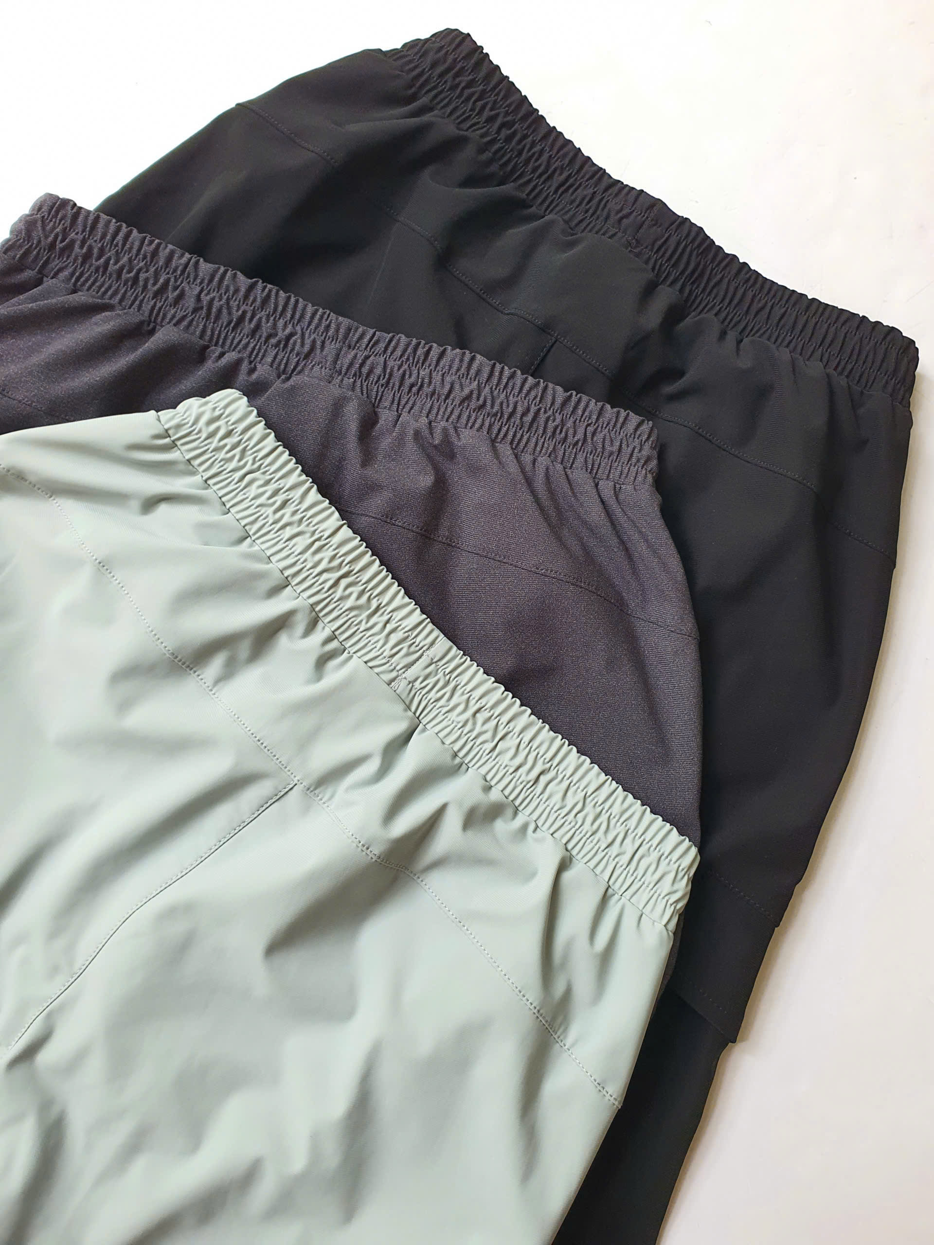 Quần dài jogger vải gofd beemon, có 2 túi vuông