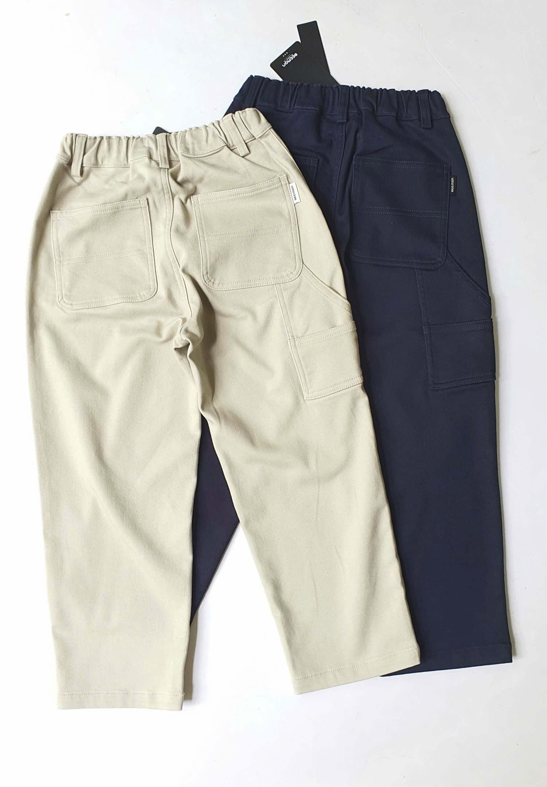 Quần kaki baggy, túi đắp Beemon, thêu hình sóc