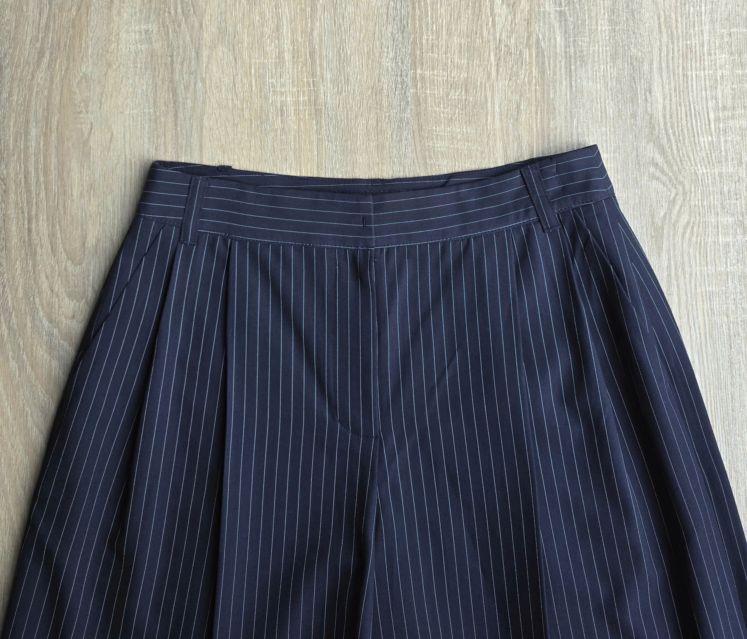 Quần short bermuda xếp ly, 2 màu