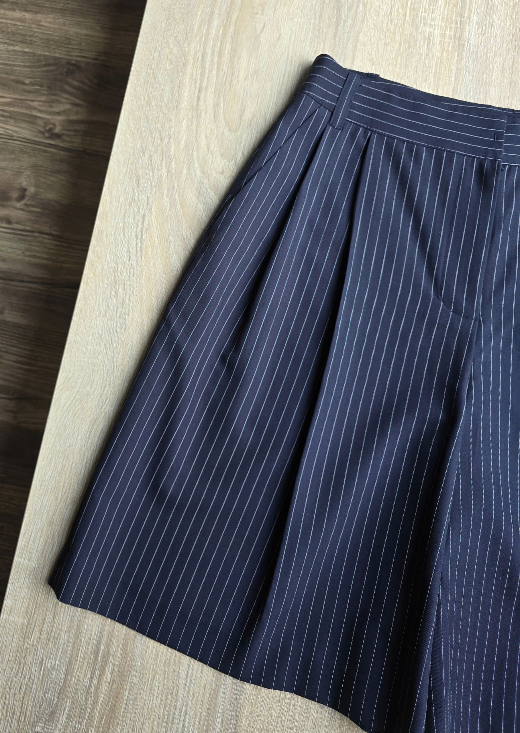 Quần short bermuda xếp ly, 2 màu