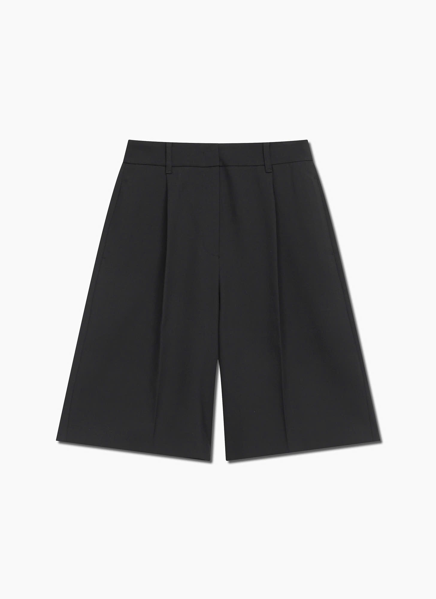 Quần short dài, may 1 ly đơn, 2 túi hông