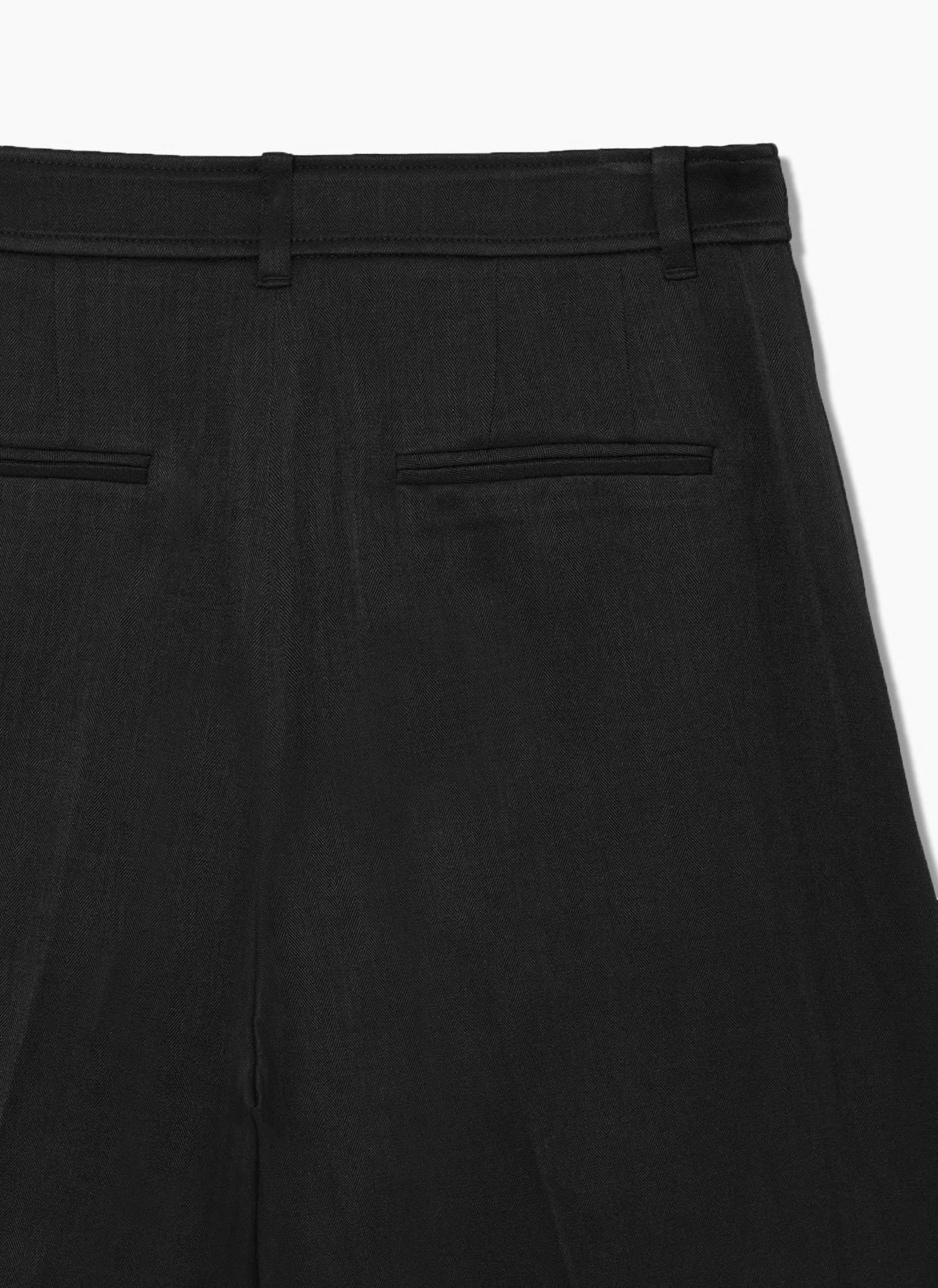 Quần short dài pha rayon, xếp ly, 2 túi chéo